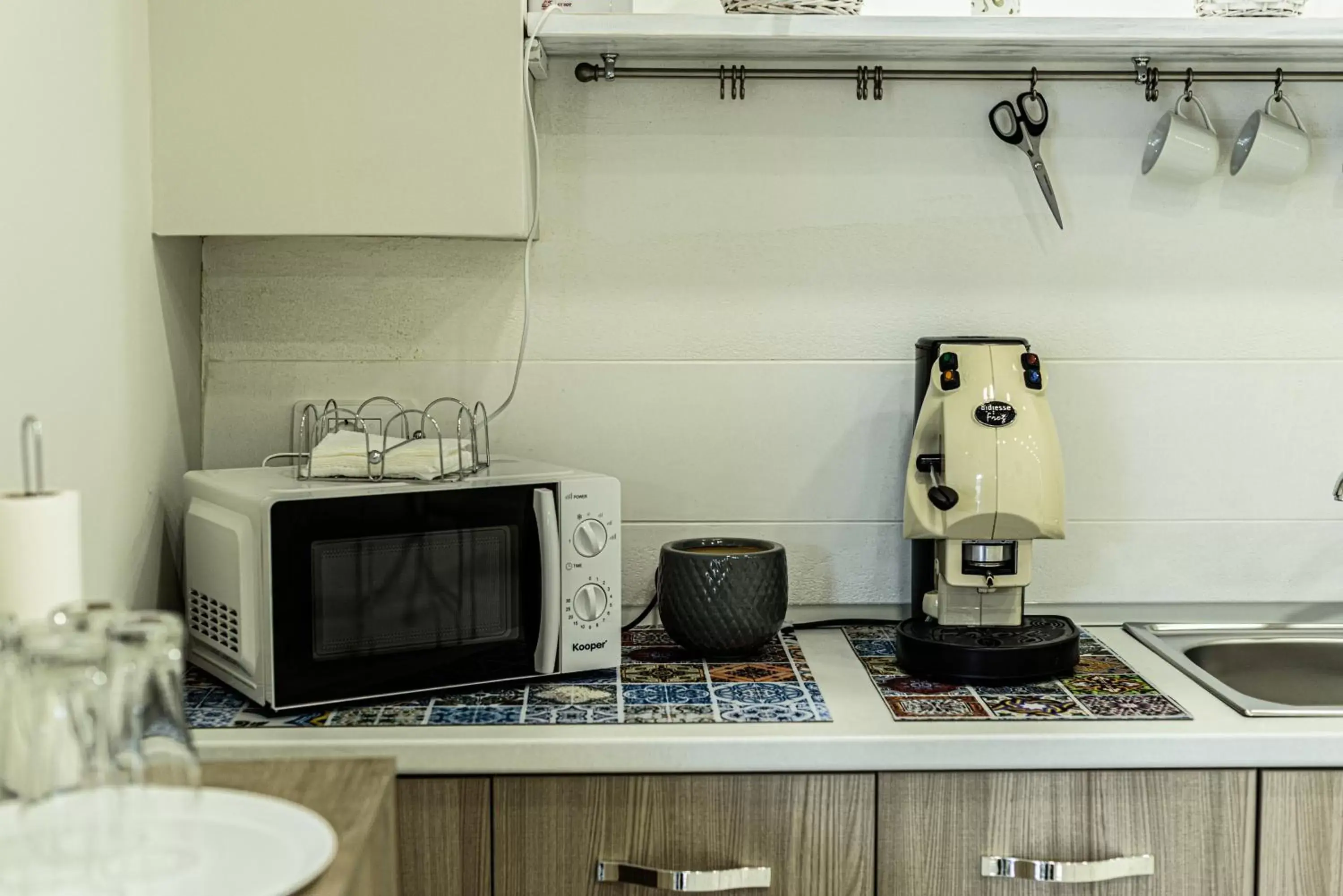 Communal kitchen, Kitchen/Kitchenette in Corleone GUESTHOUSE