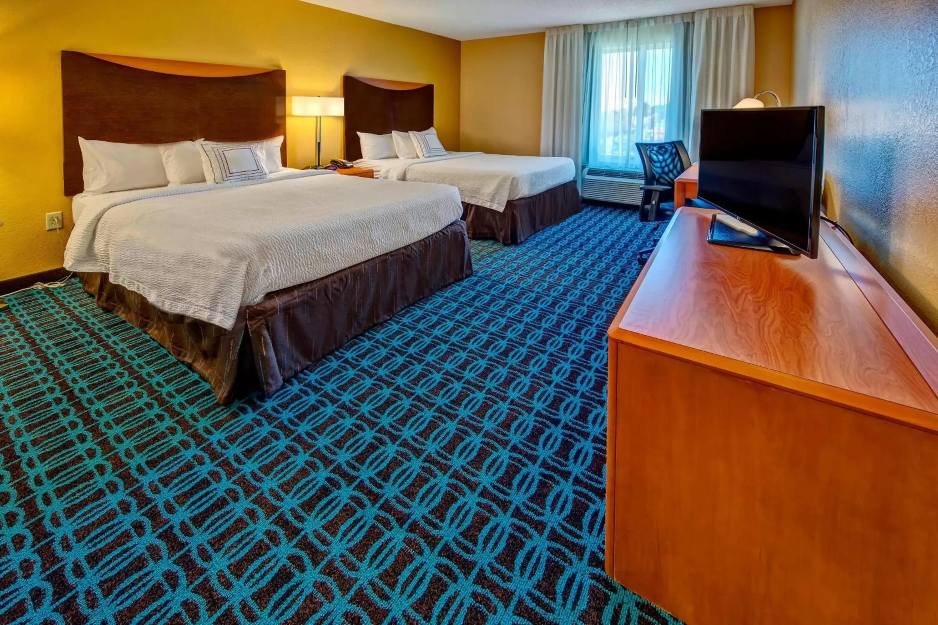 Photo of the whole room, Bed in Fairfield Inn & Suites Memphis Olive Branch