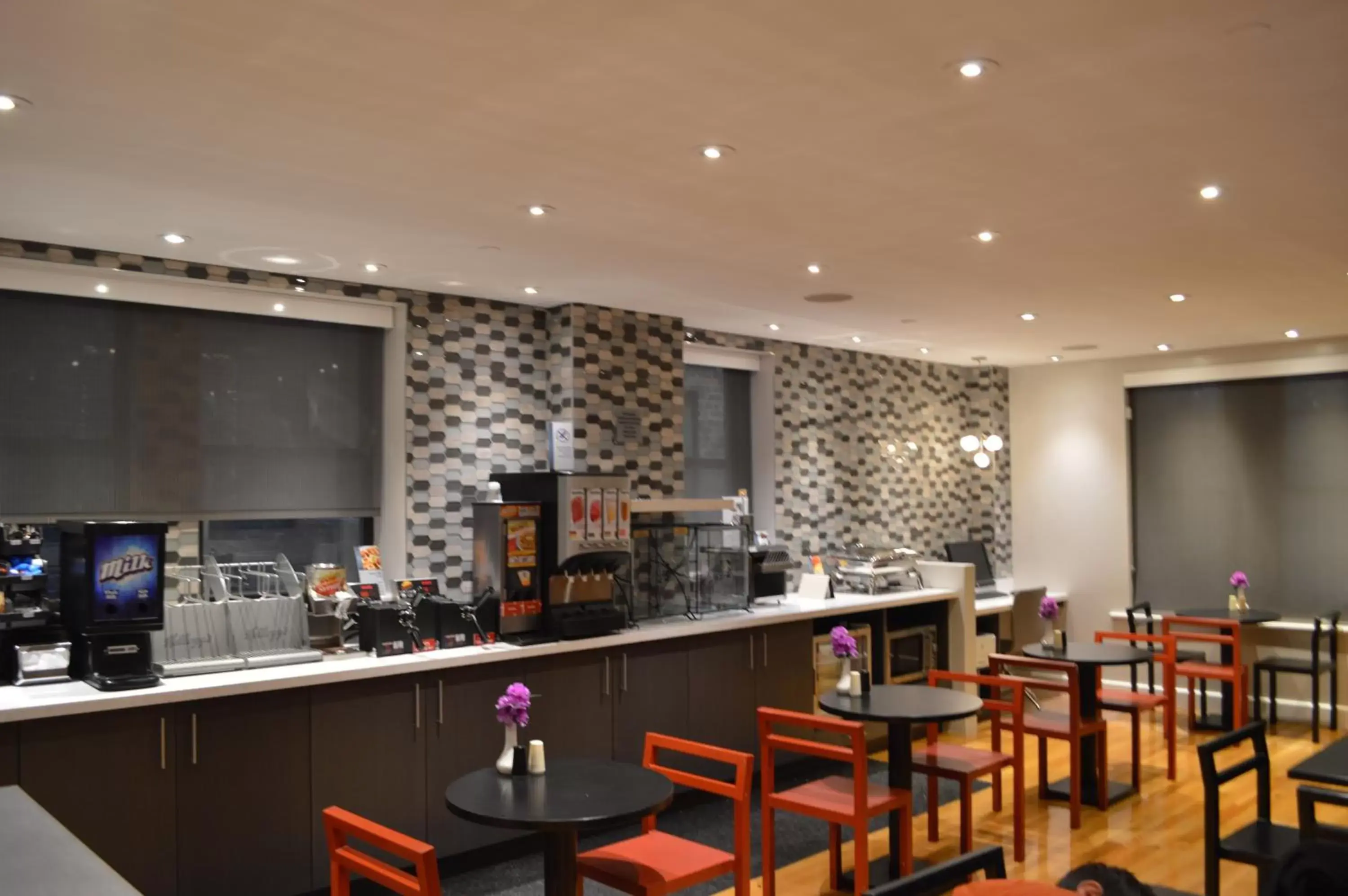 American breakfast, Restaurant/Places to Eat in Best Western Plus Hospitality House Suites