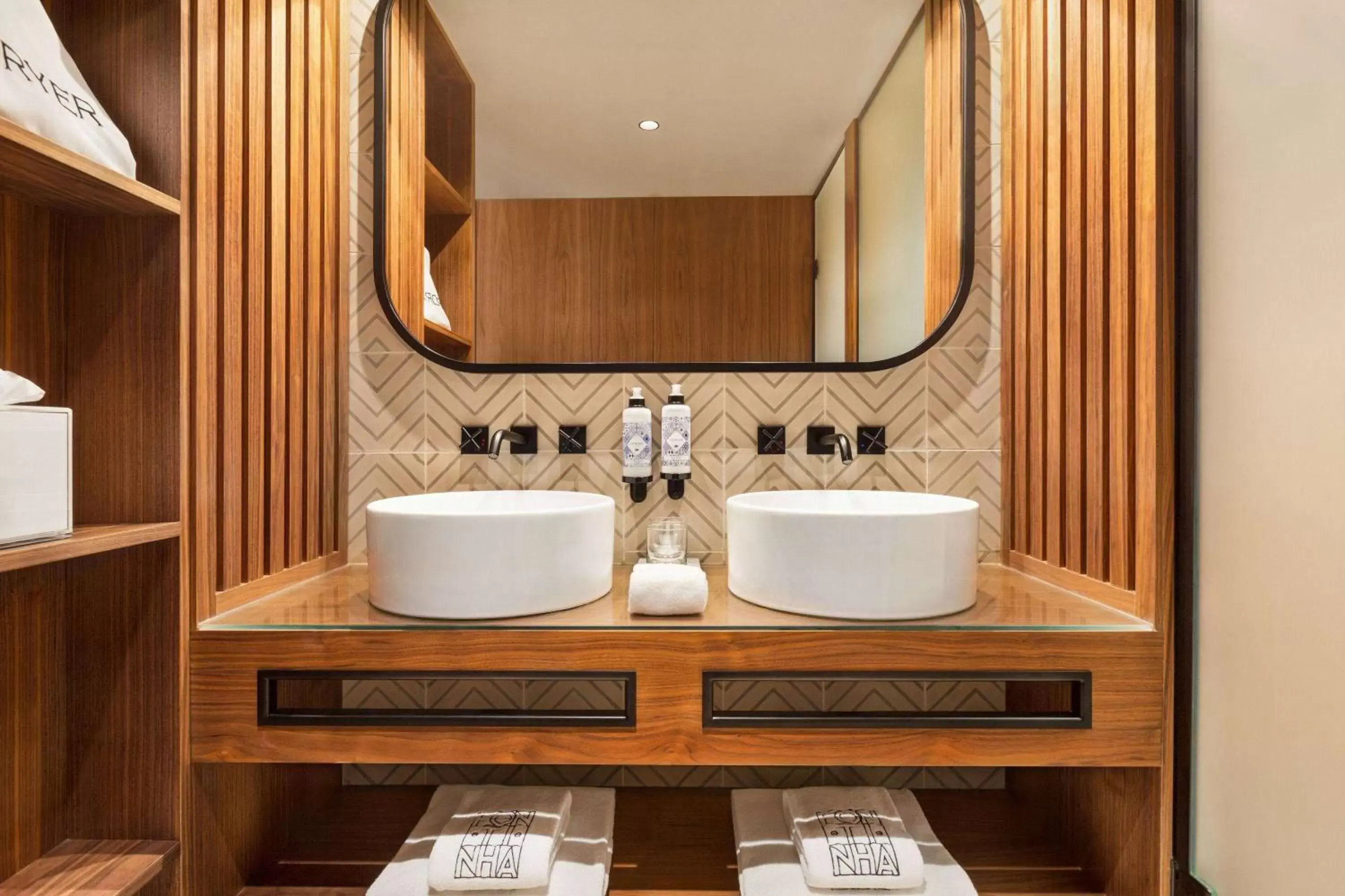 Bathroom in Fontinha Porto, Trademark Collection by Wyndham