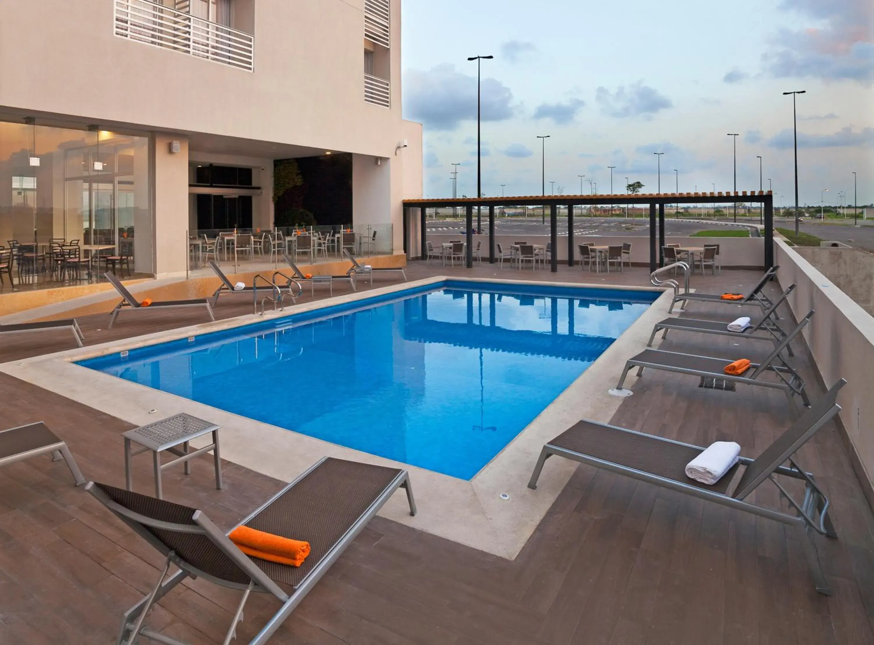 Swimming Pool in Hotel Yes Inn Nuevo Veracruz