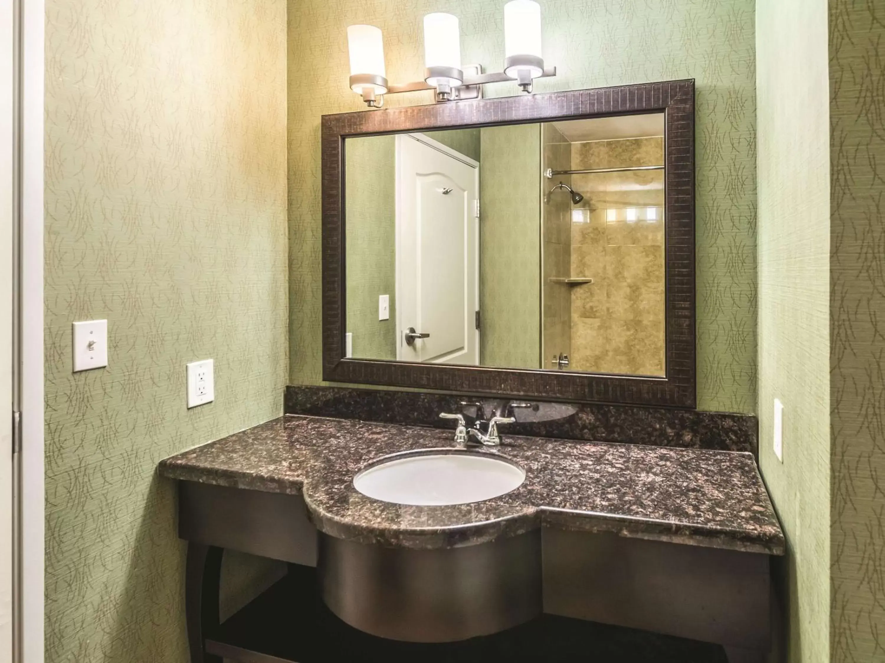 Photo of the whole room, Bathroom in La Quinta by Wyndham Fort Worth - Lake Worth