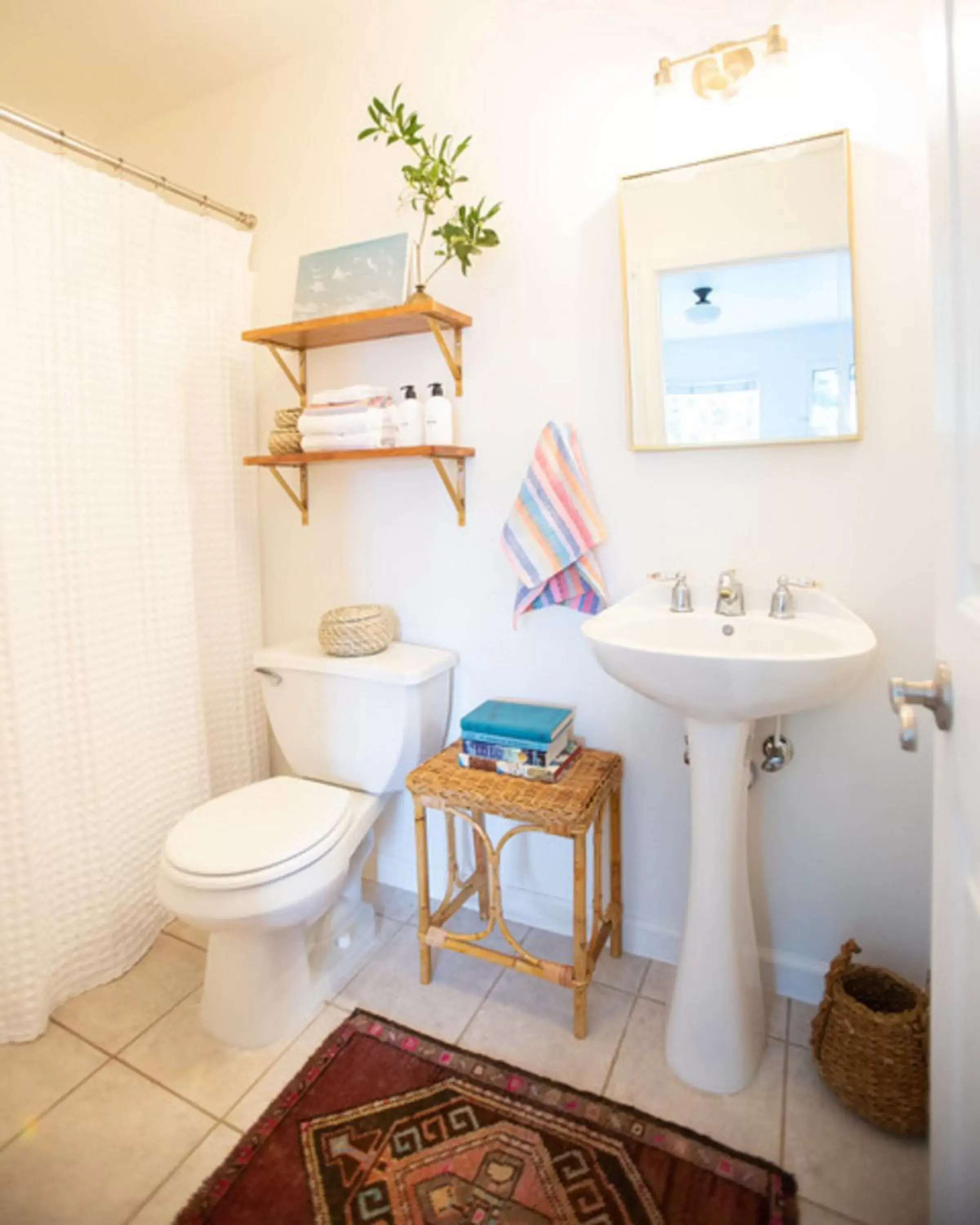 Bathroom in RubyJune Inn