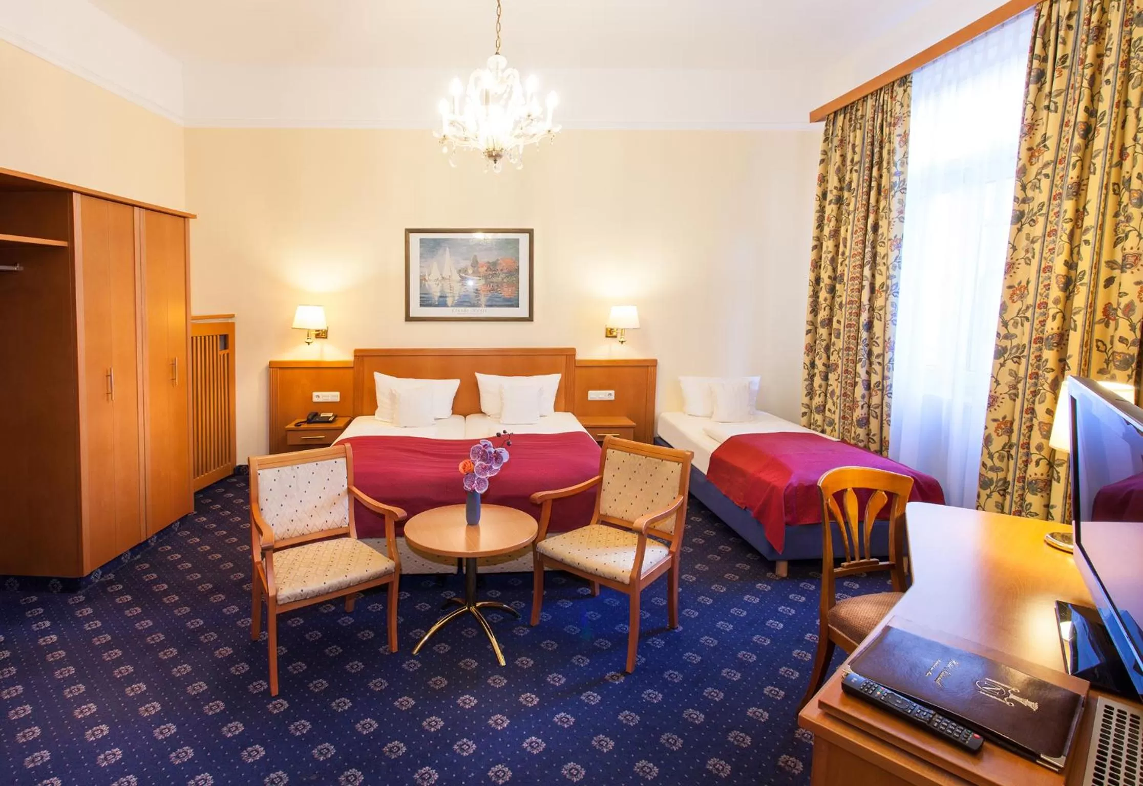 Day, Bed in Centro Hotel National Frankfurt City, Trademark Collection by Wyndham