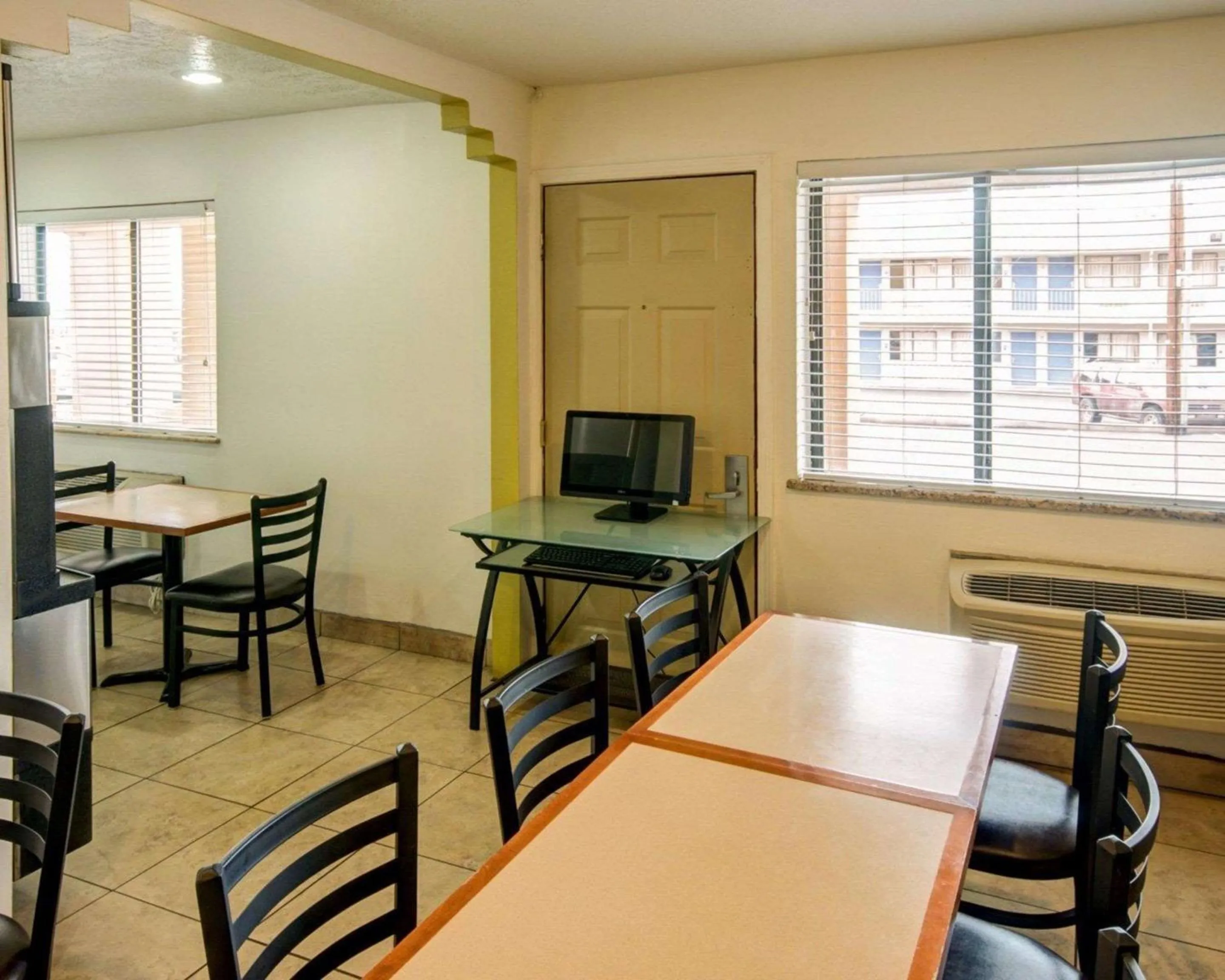 Breakfast in Econo Lodge Albuquerque East