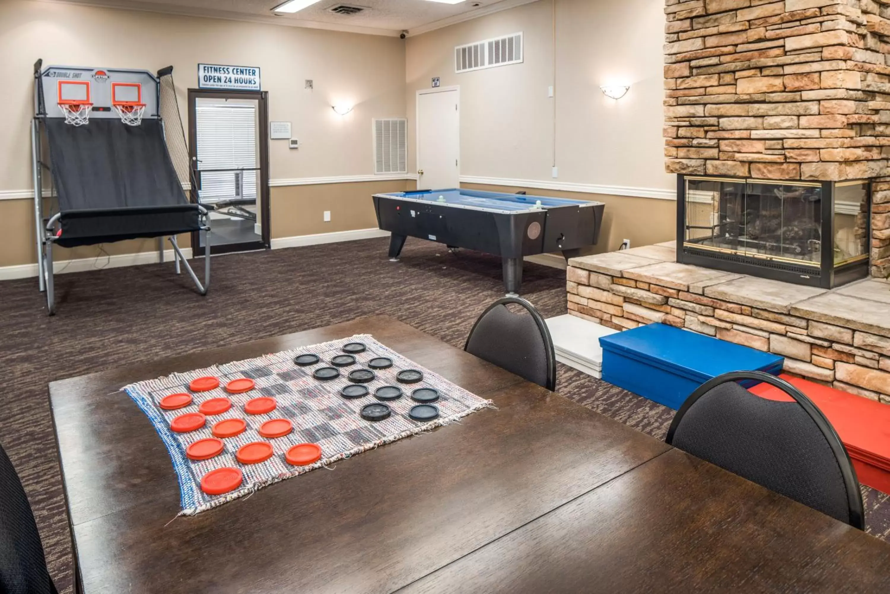Game Room, Billiards in The Suites at Fall Creek