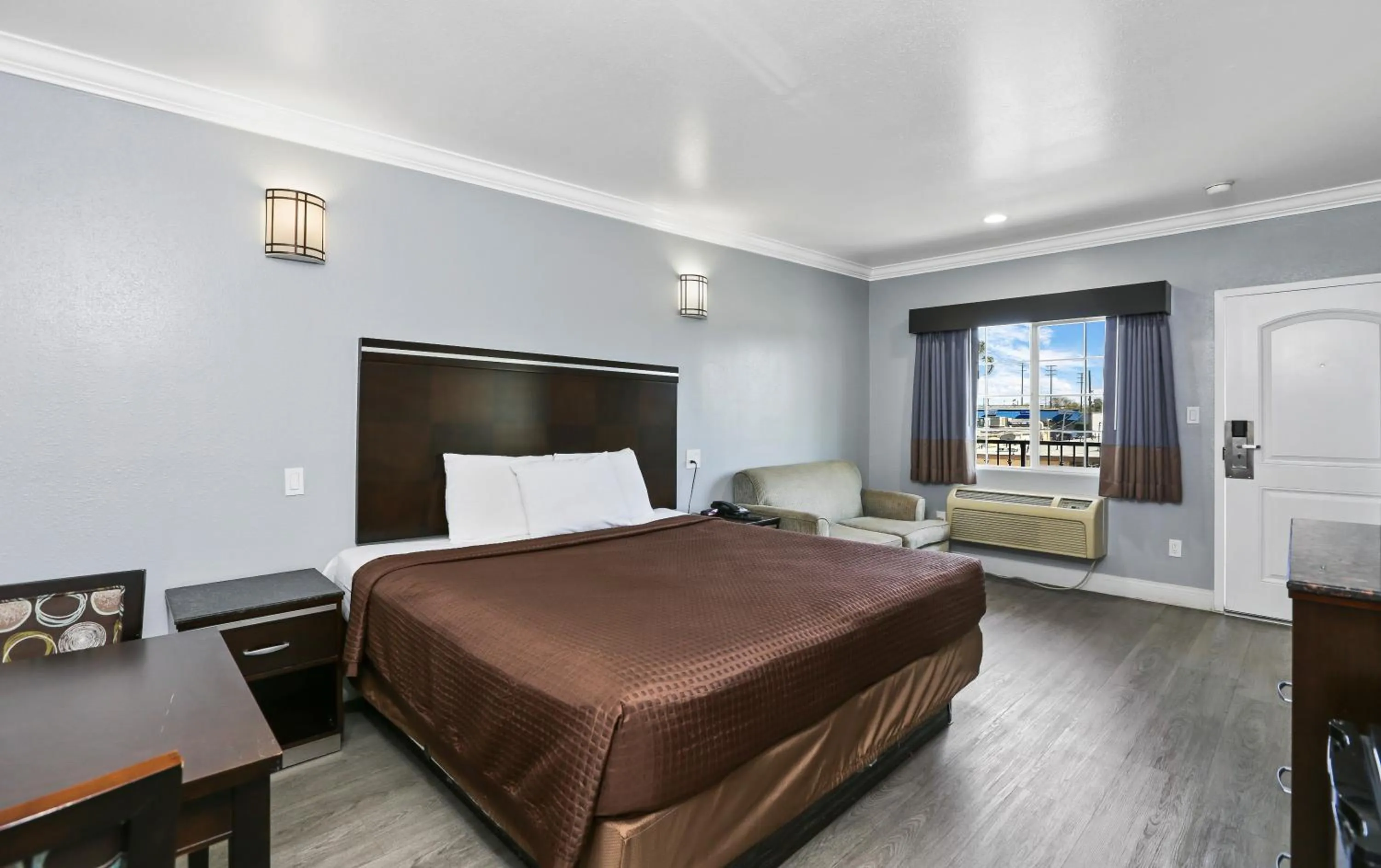 Bed in 3rd Avenue Inn