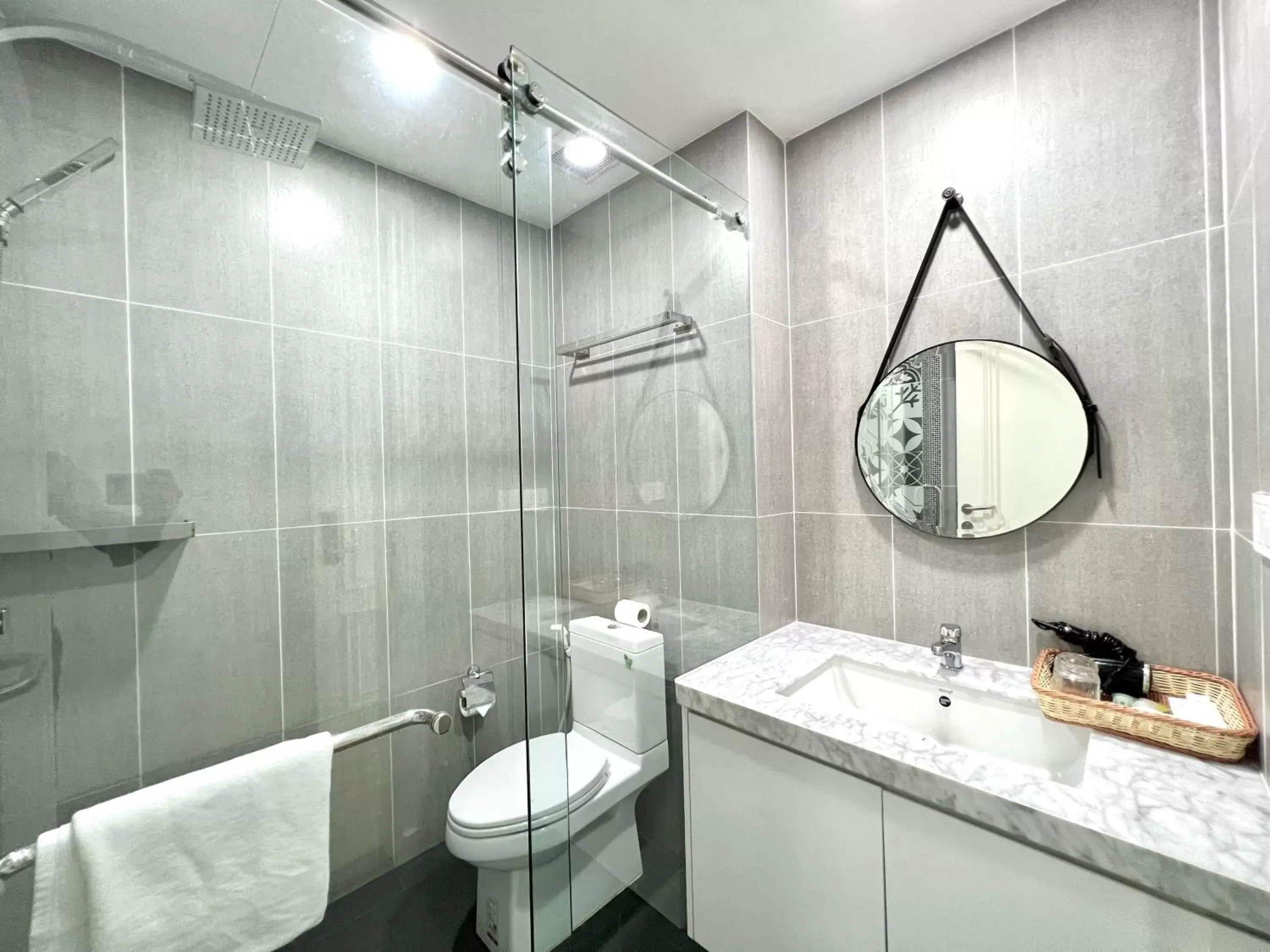 Bathroom in Helen Fin Inn & Apartment