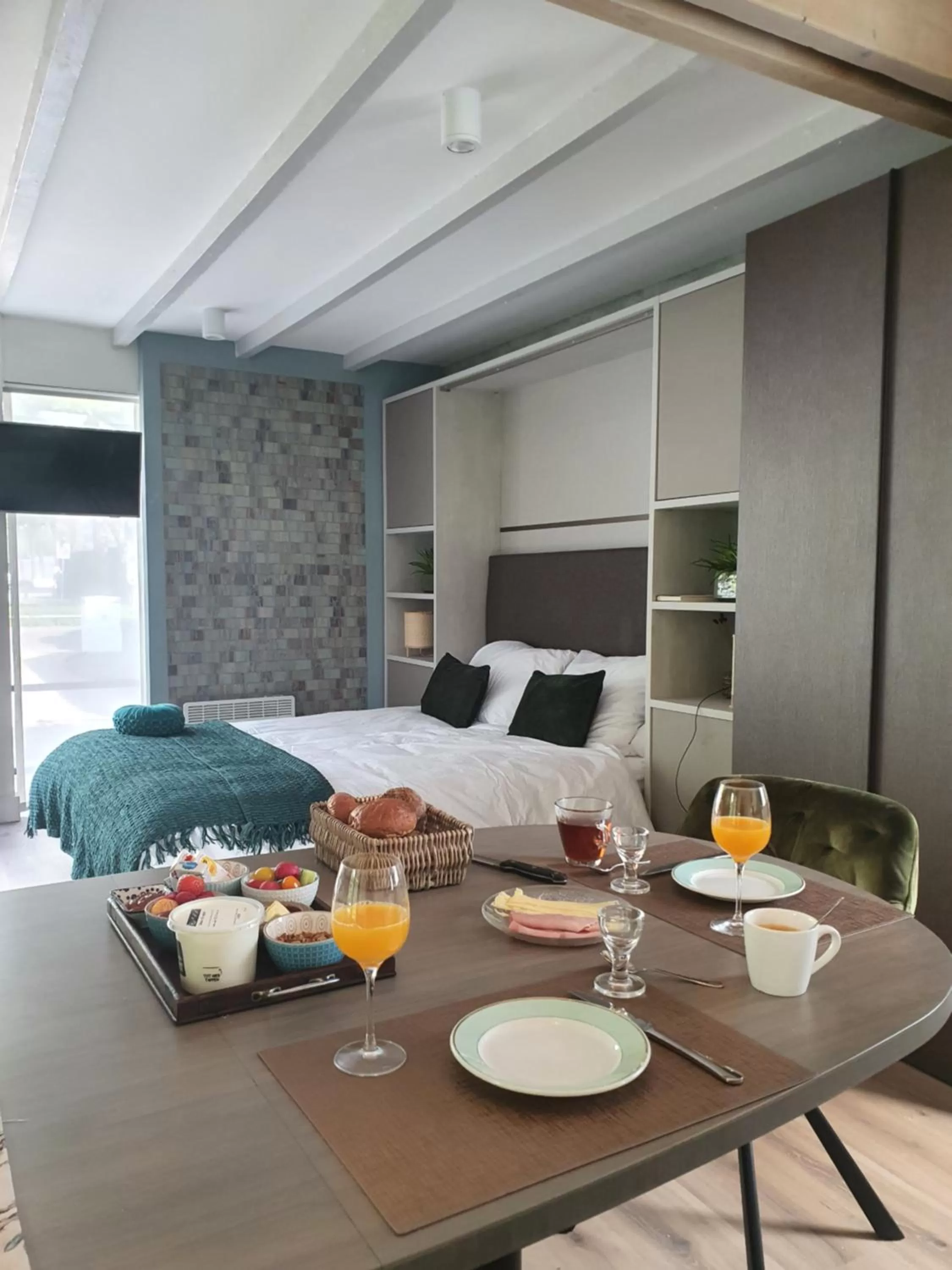 Dining area in Bed and Breakfast en Studio Het Atelier