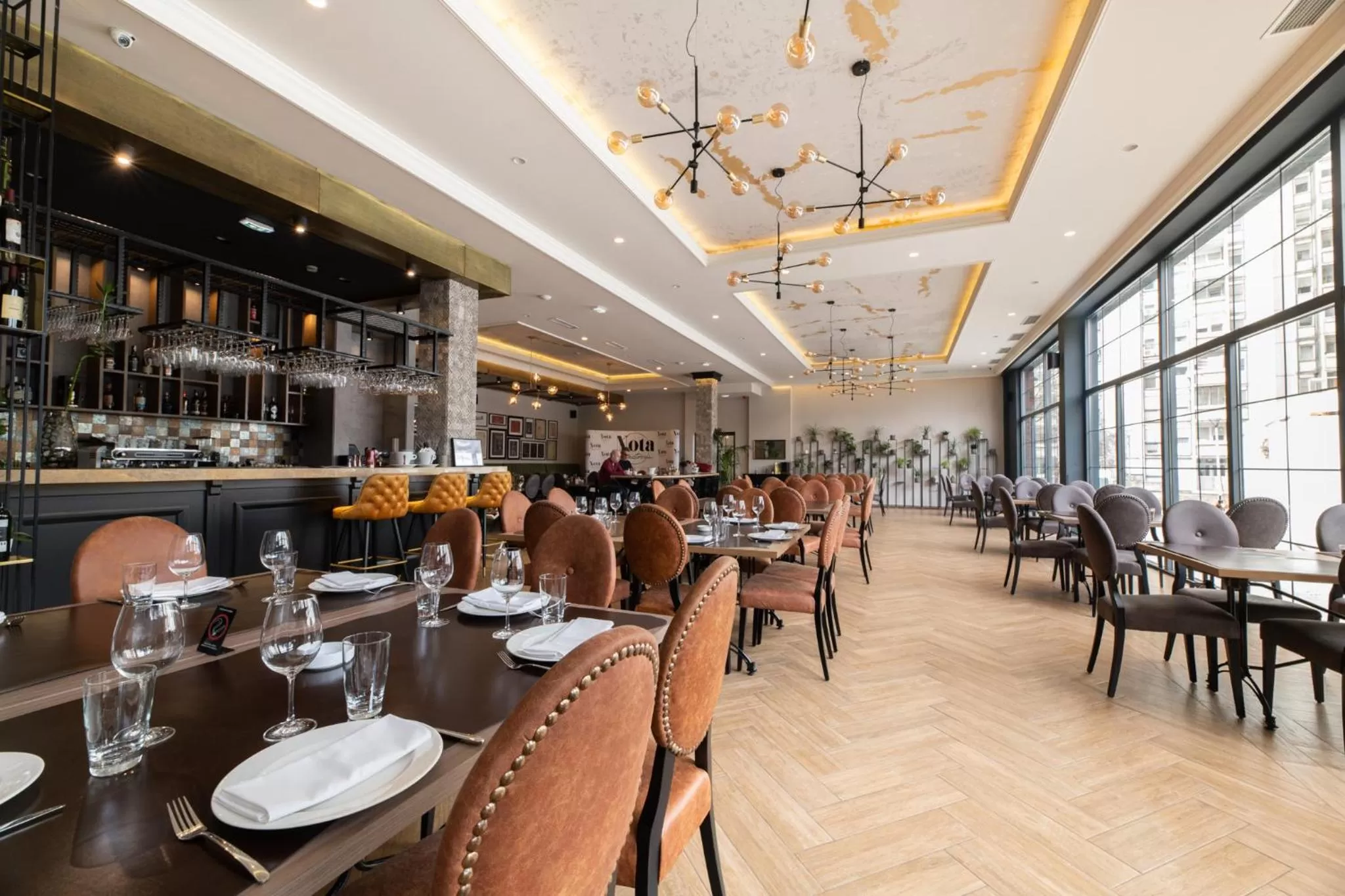 Restaurant/places to eat in Hotel Nota