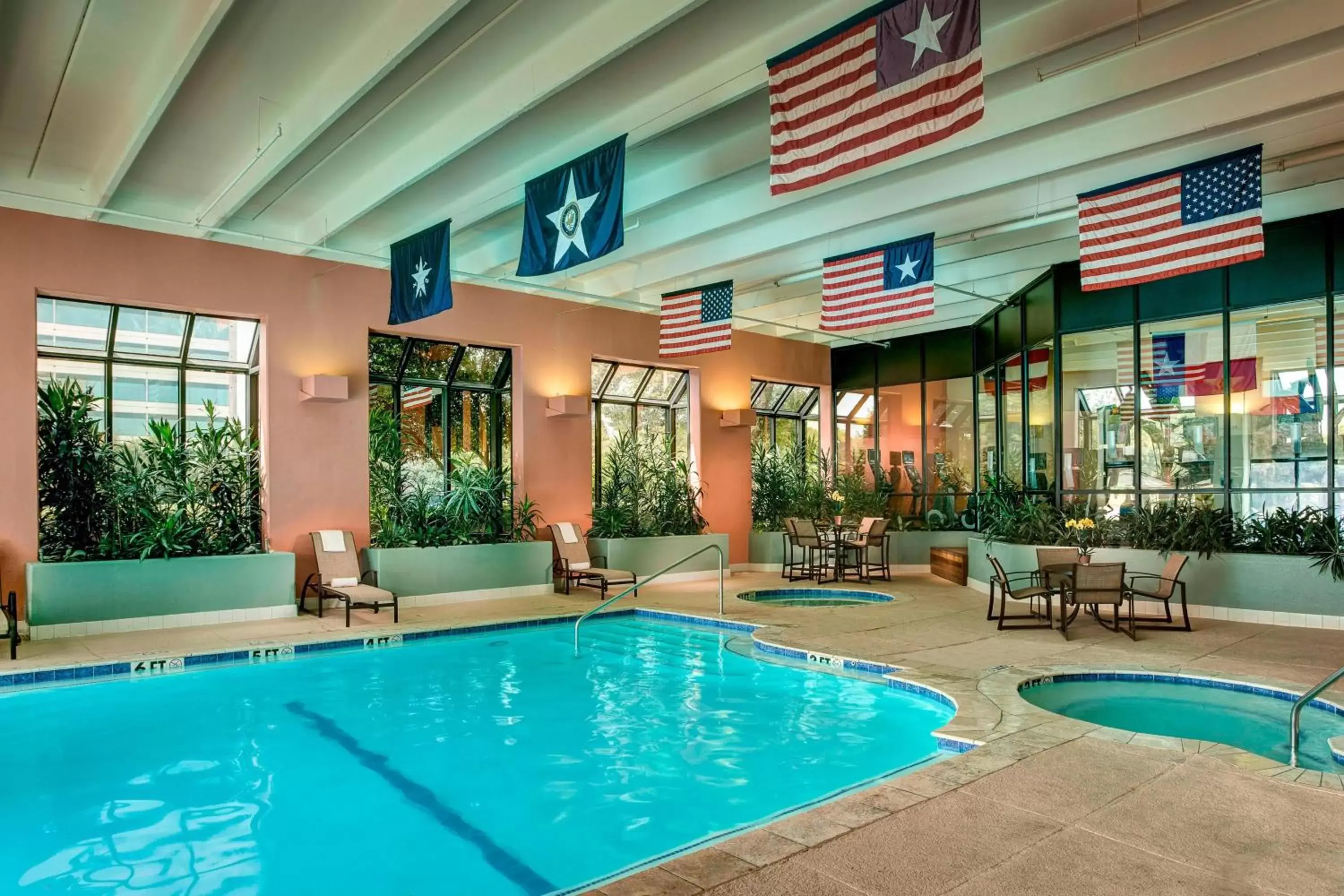 Swimming Pool in Houston Marriott Westchase
