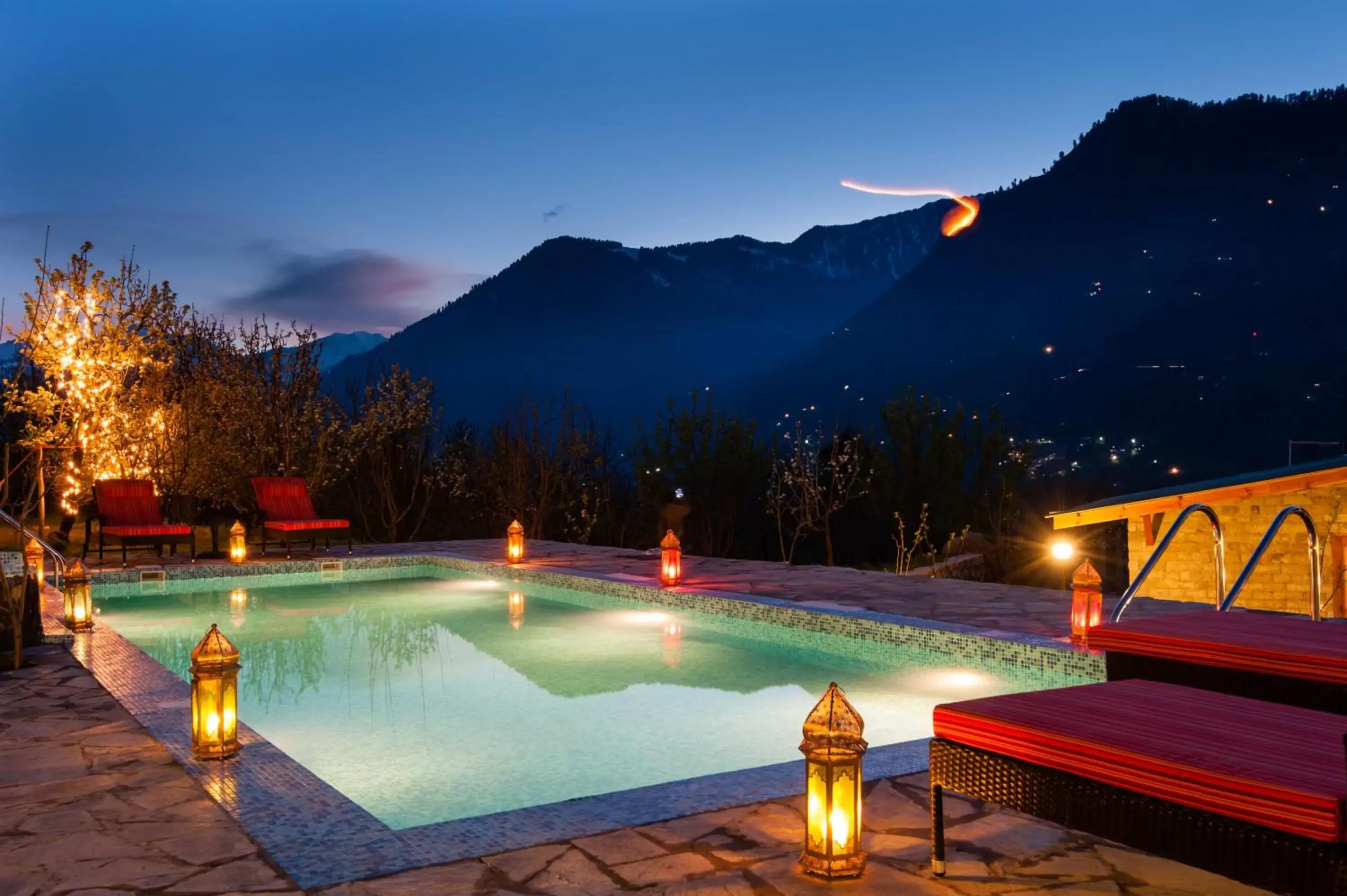 Swimming Pool in Larisa Resort Manali