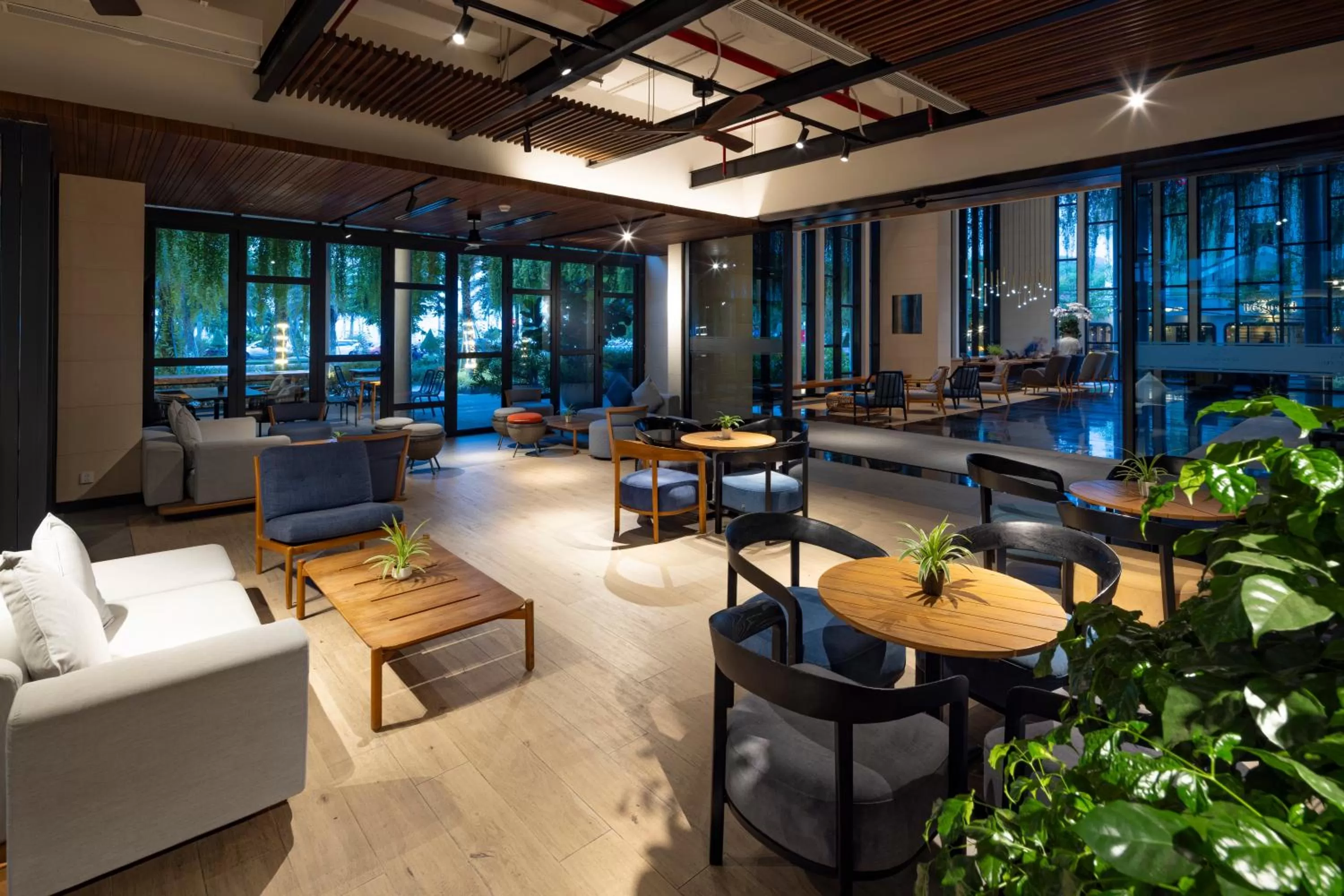 Lounge or bar in Anya Premier Beachfront Hotel Quy Nhon