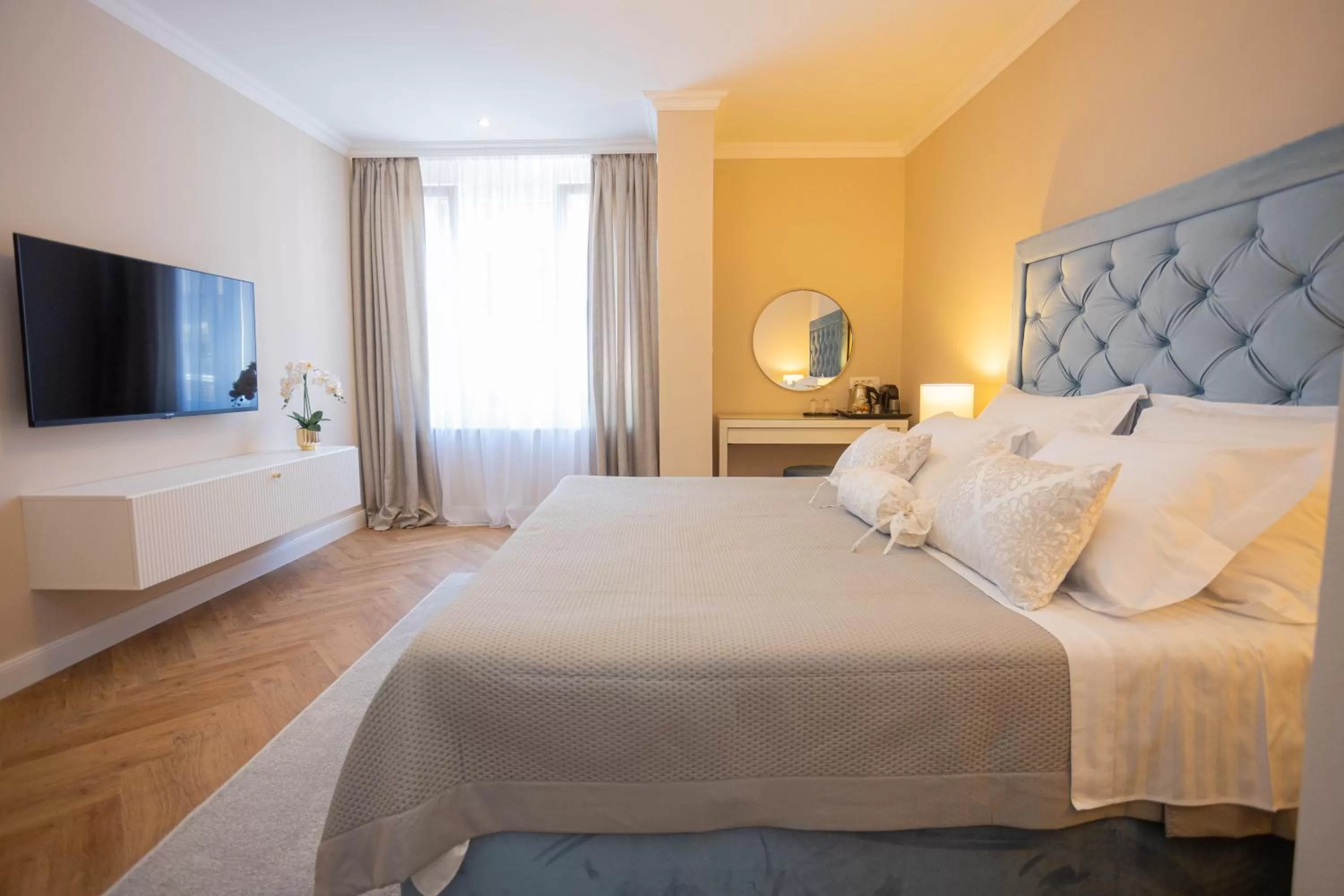 Bedroom in City and Style Luxury Rooms Split