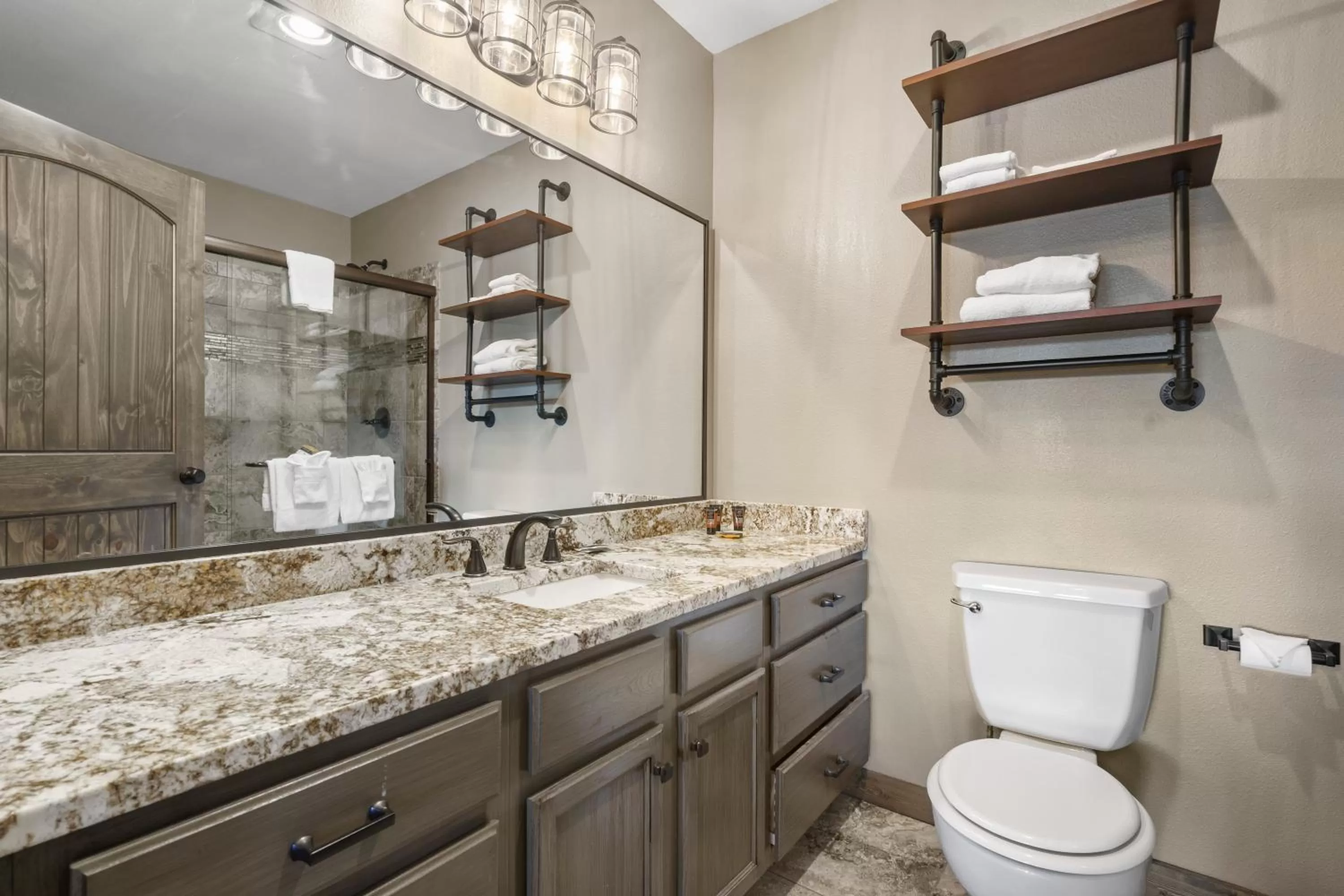 Bathroom in Table Rock Resorts at Indian Point