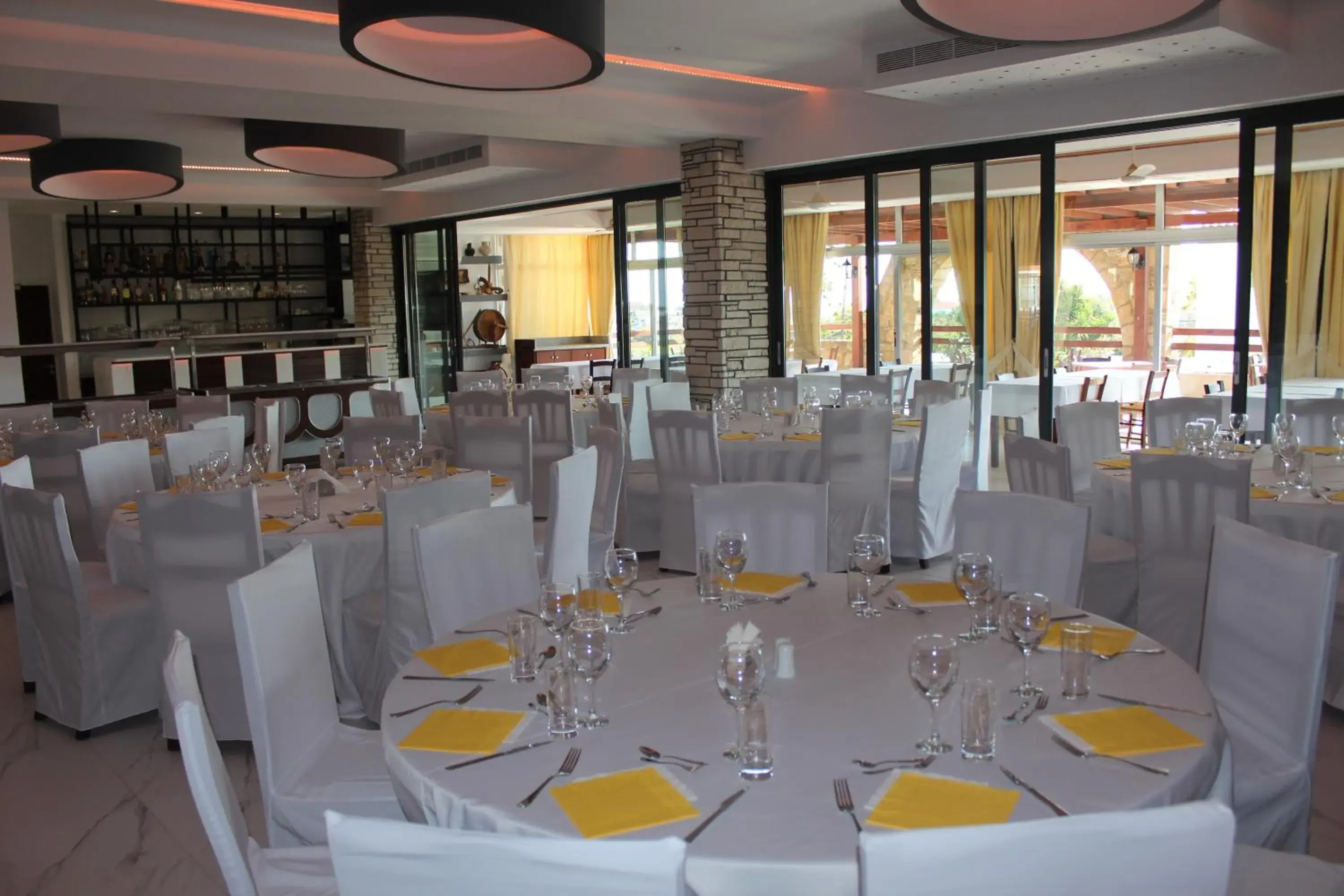 Restaurant/places to eat, Banquet Facilities in Petsas Apartments