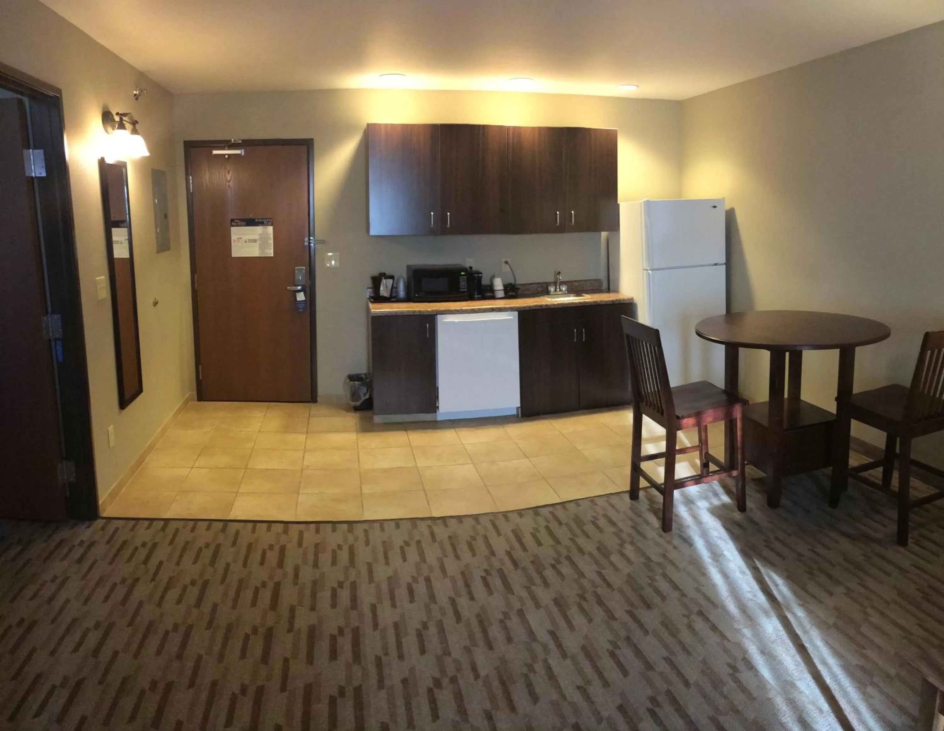 Kitchen or kitchenette in Baymont by Wyndham Minot