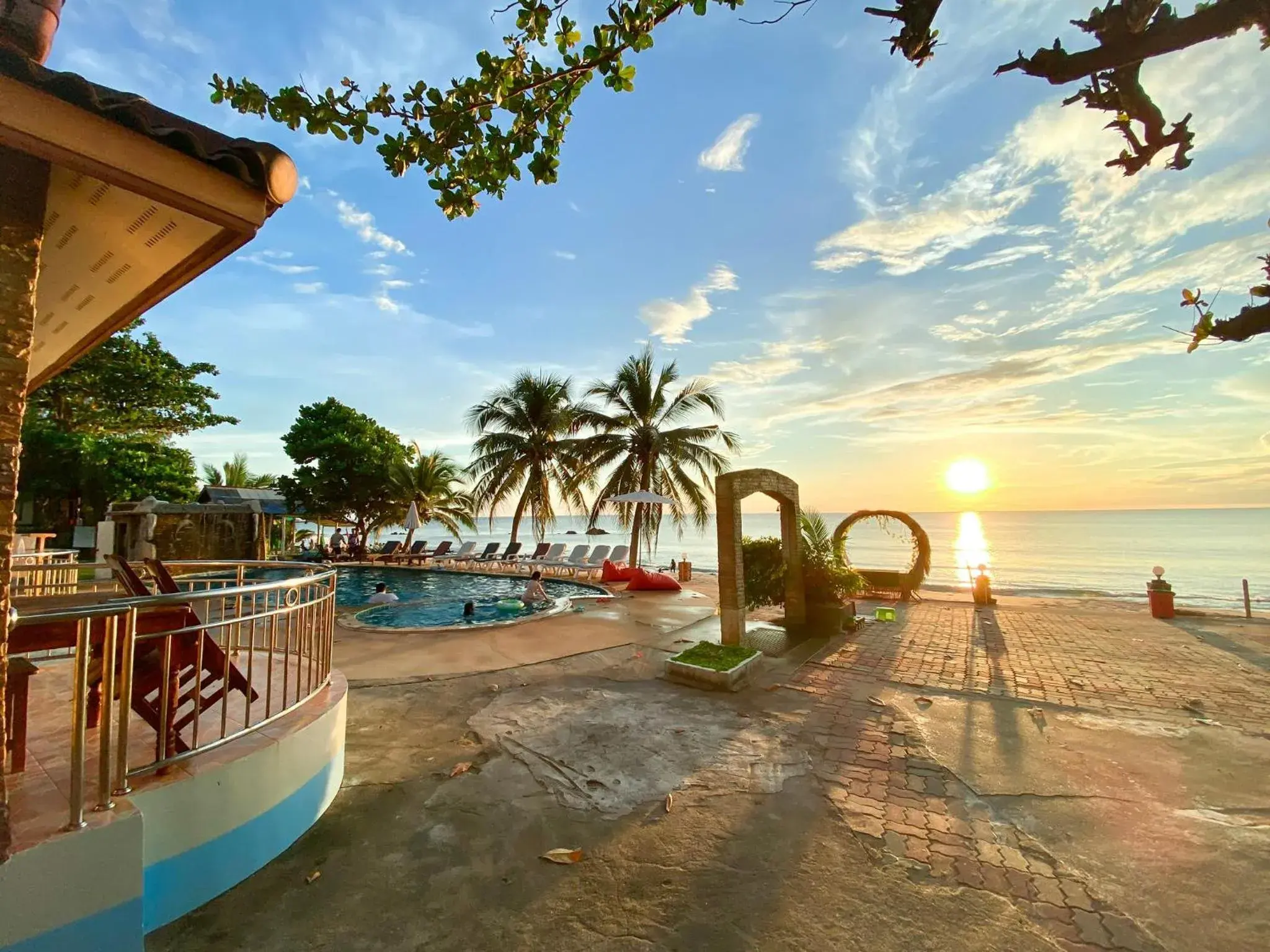 Sunset in Lanta Paradise Beach Resort