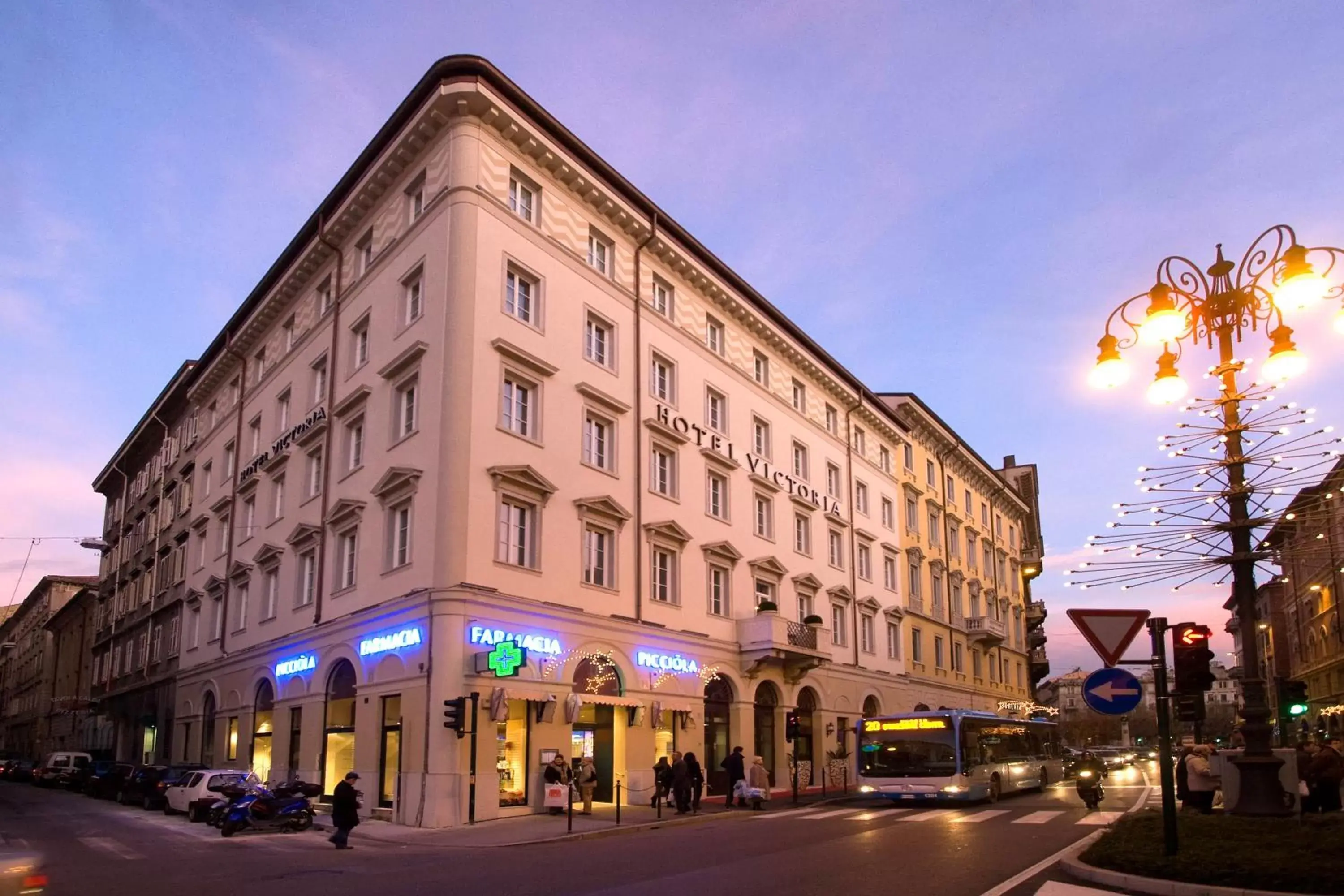 Facade/entrance, Property Building in Victoria Hotel Letterario