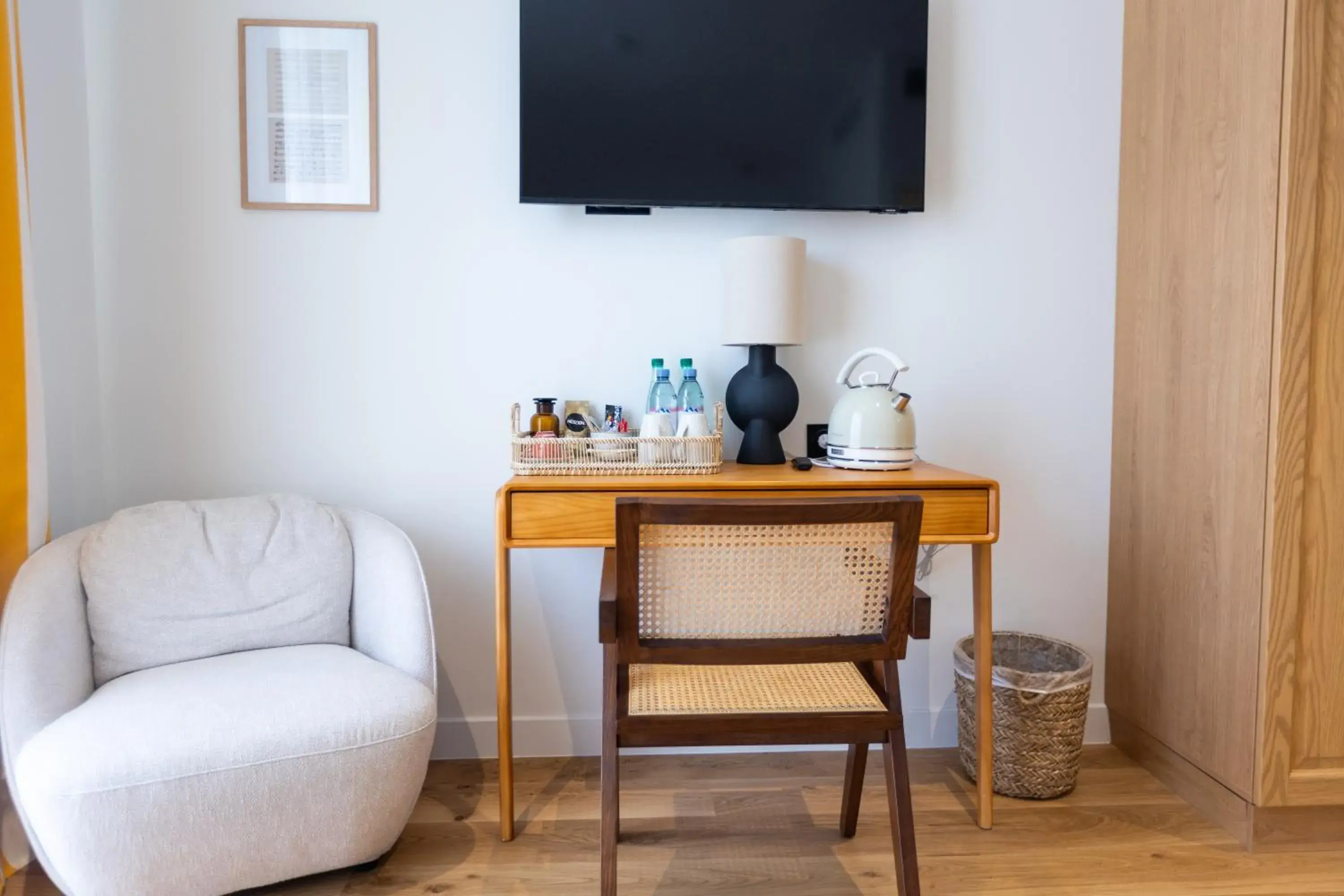 TV and multimedia, TV/Entertainment Center in Maison Durante