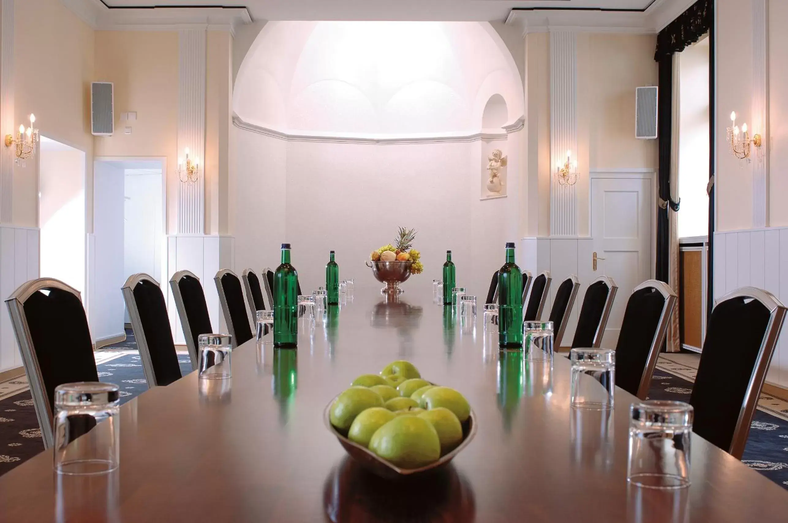 Meeting/conference room in Hotel Essener Hof; Sure Hotel Collection by Best Western