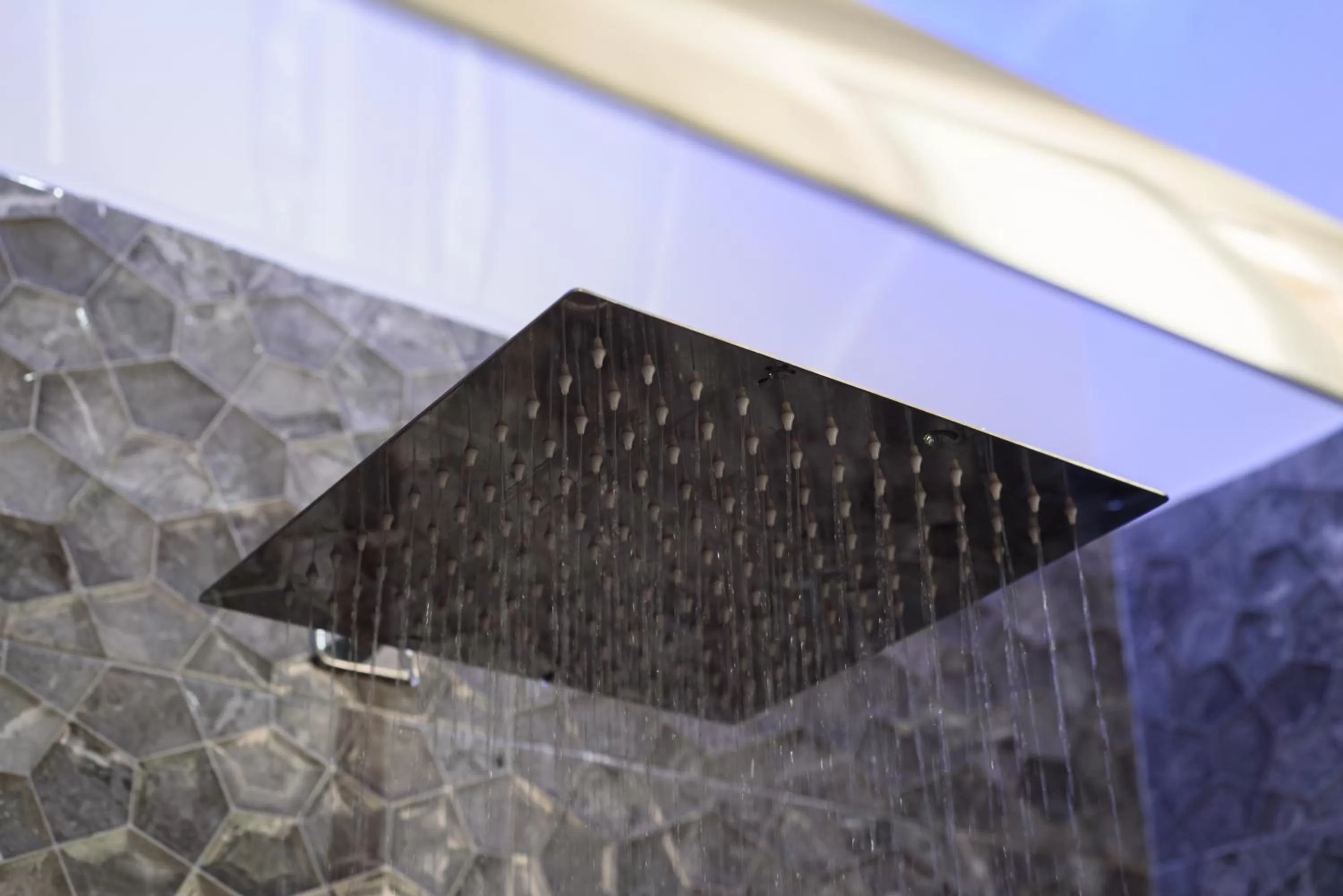 Shower in Elite del Centro Storico