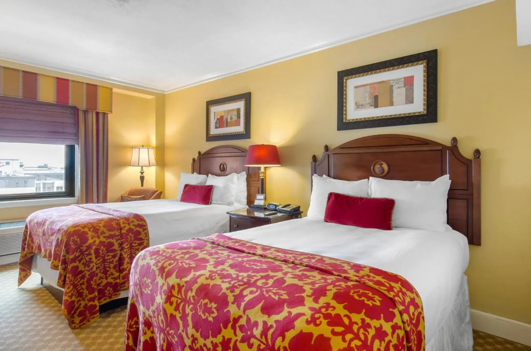 Photo of the whole room, Bed in Boston Omni Parker House Hotel