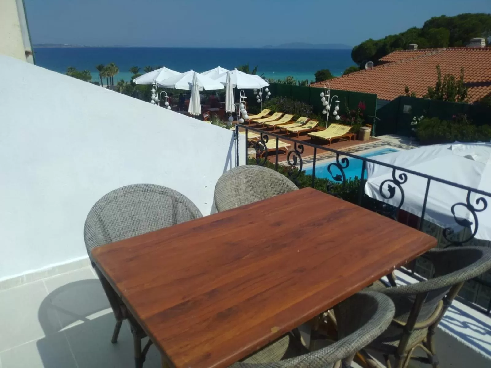 Balcony/Terrace, Pool View in Dolina Hotel