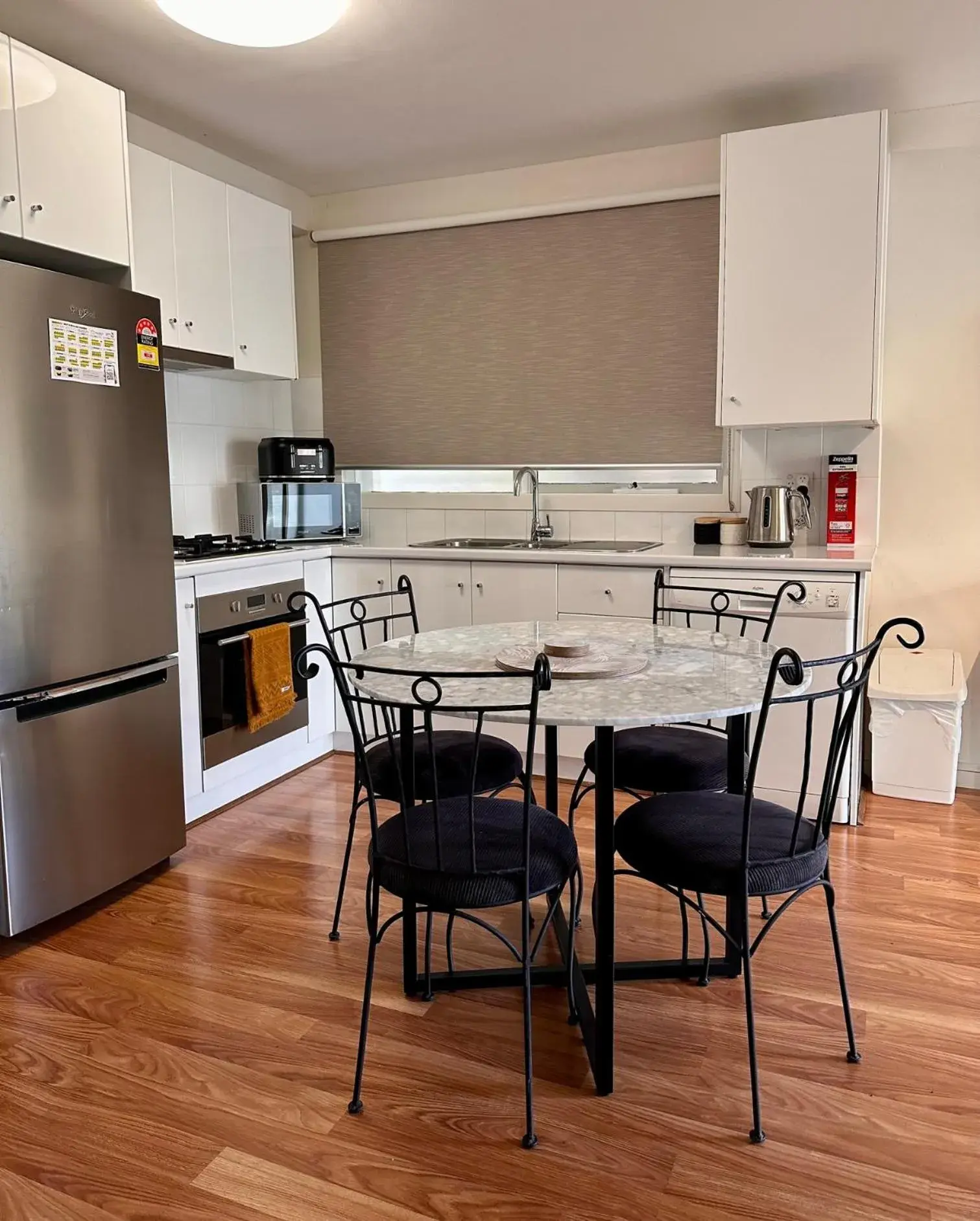 kitchen, Kitchen/Kitchenette in Captains Retreat Apartments and Cottages