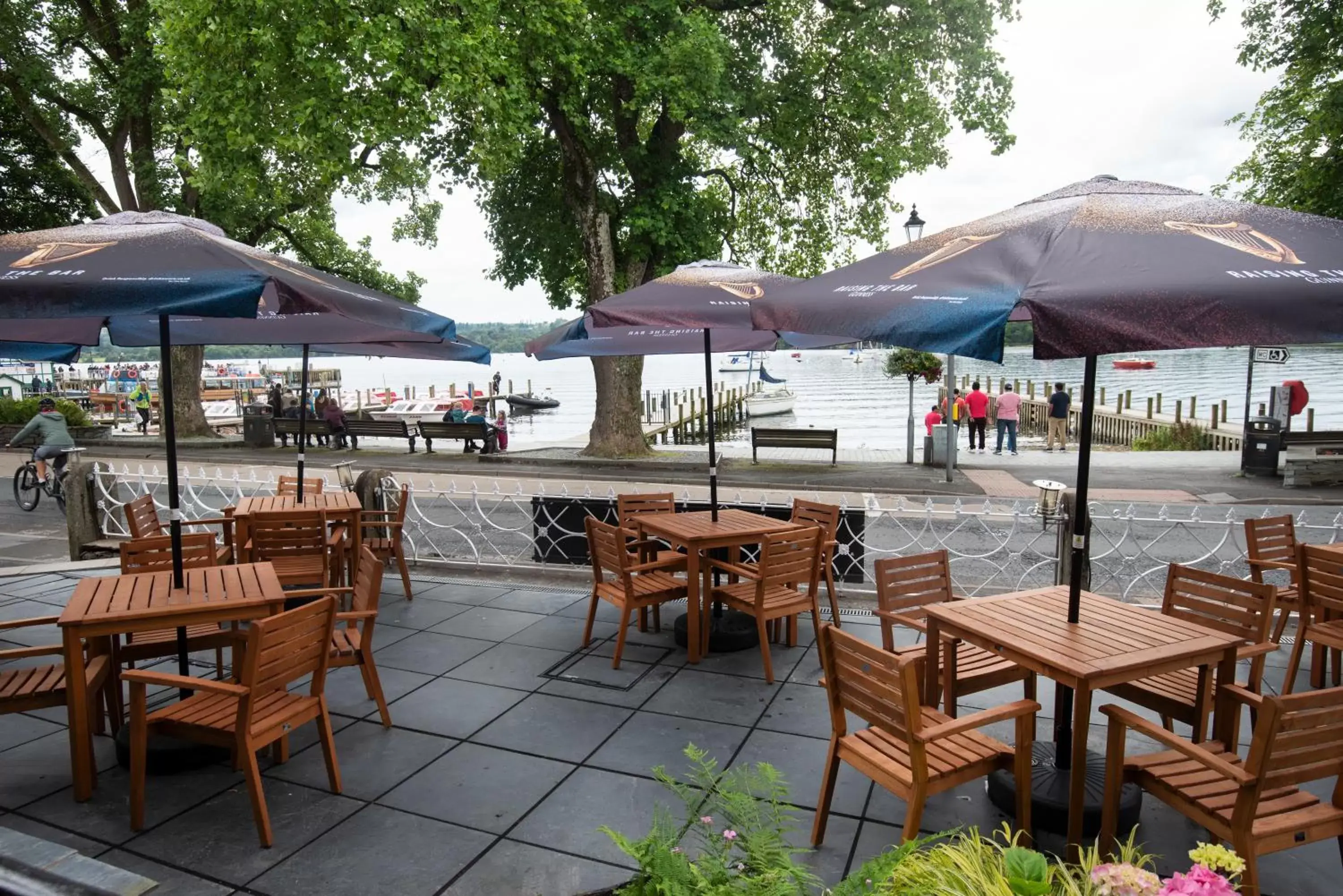 Balcony/Terrace, Restaurant/Places to Eat in The Waterhead Inn- The Inn Collection Group