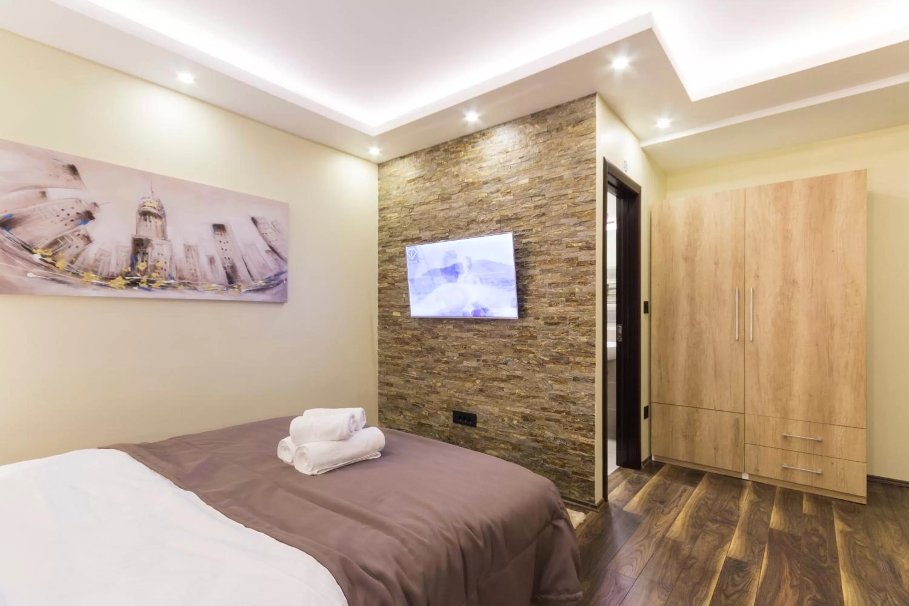 Bed in Madison - Square Sava