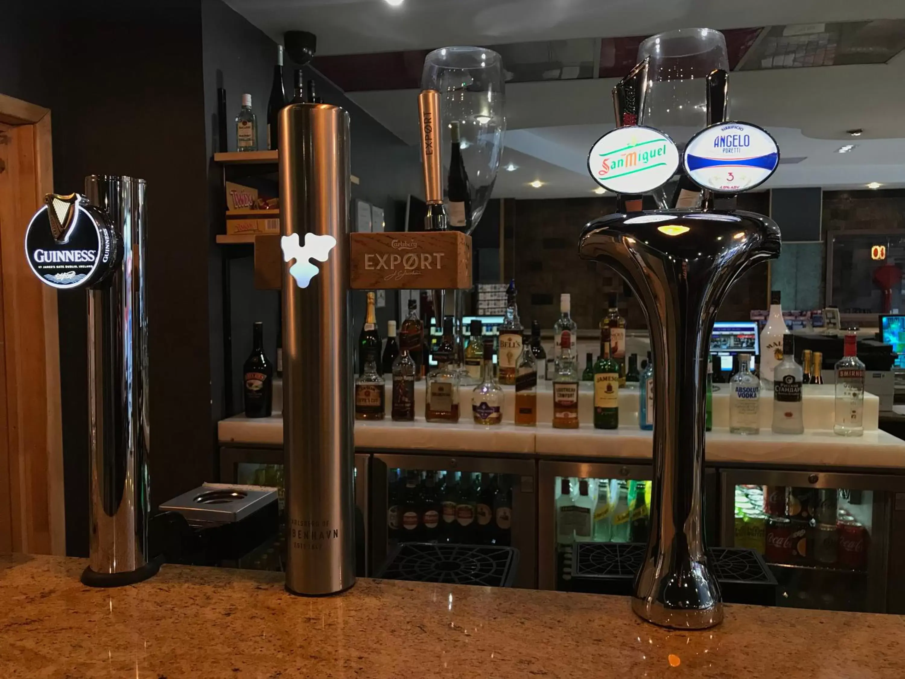 Alcoholic drinks in Eurotraveller Hotel - Premier - Tower Bridge
