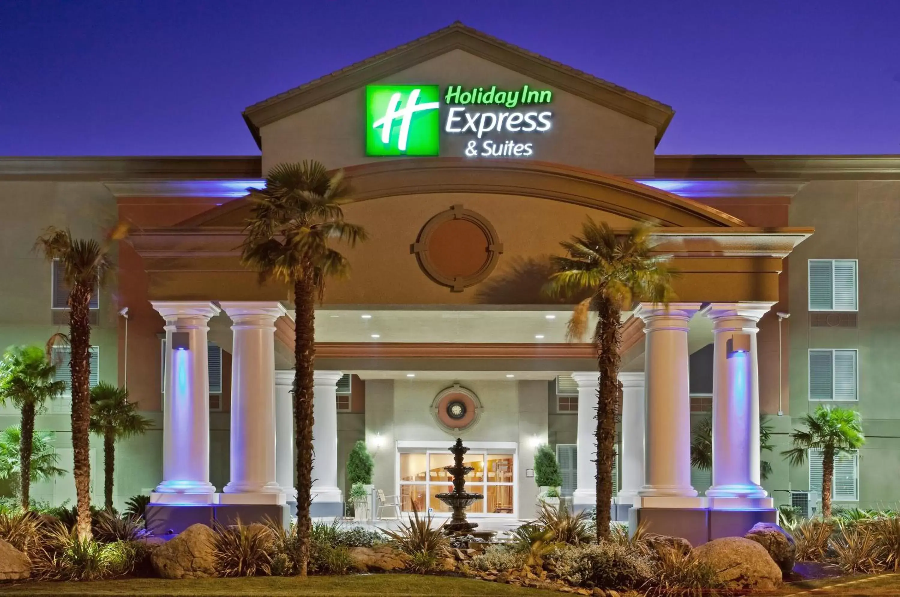 Property building in Holiday Inn Express Hotel & Suites Modesto-Salida, an IHG Hotel