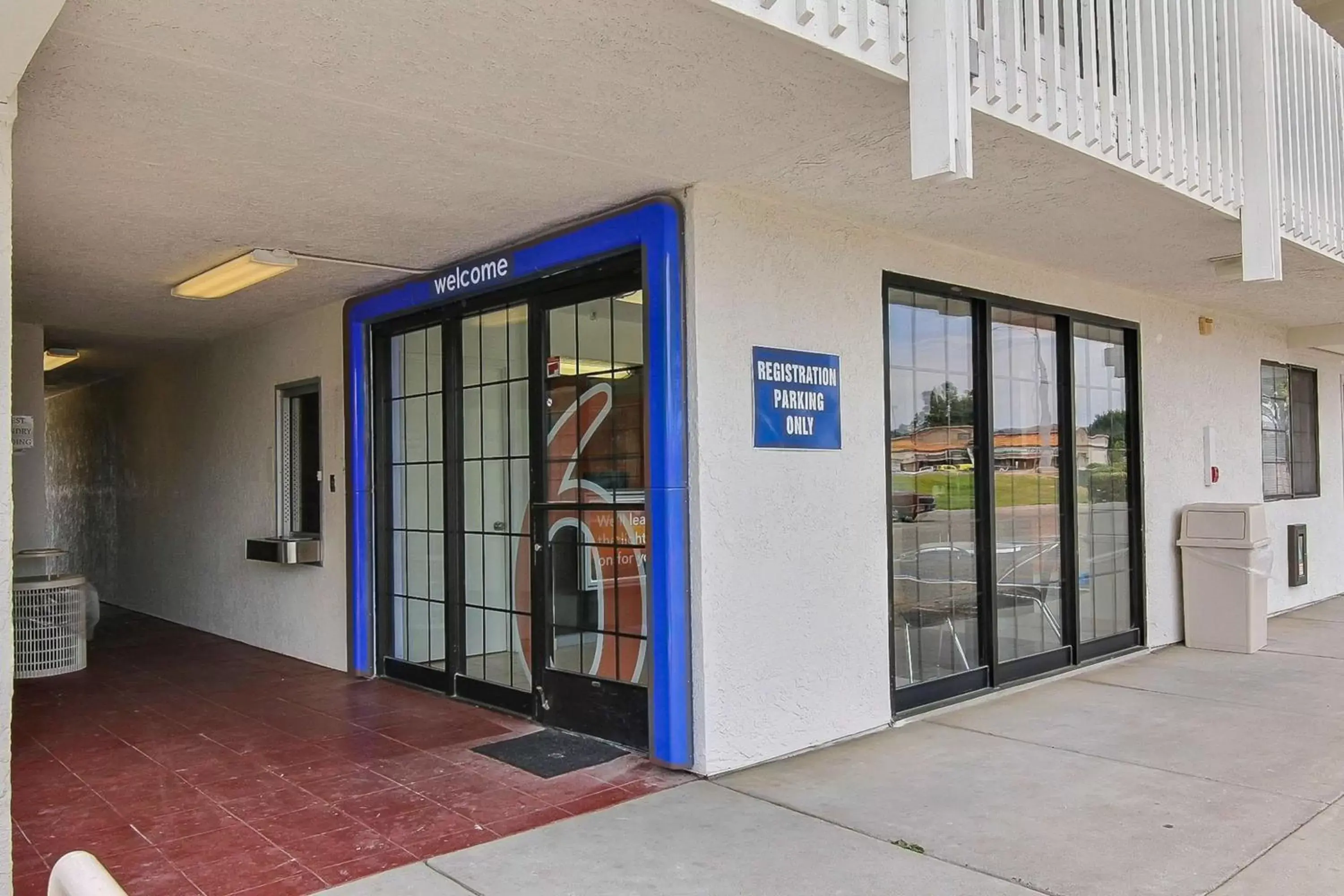 Property building in Motel 6-Lompoc, CA