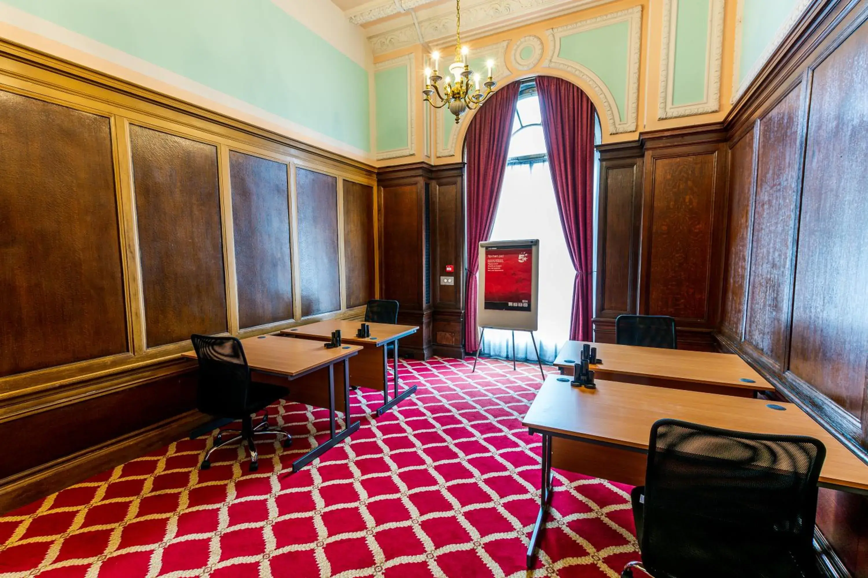 Business facilities, Seating Area in Adelphi Hotel