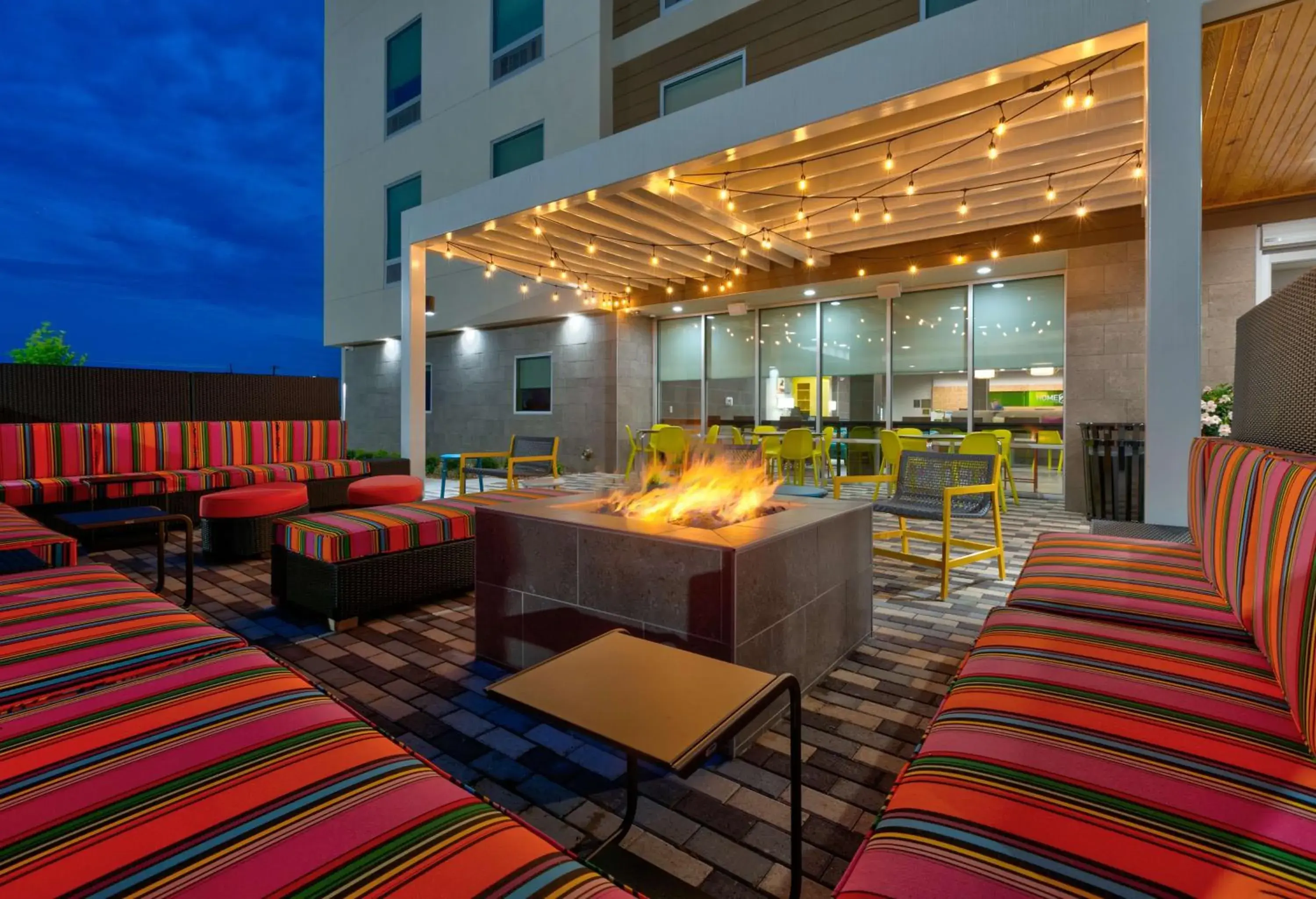 Patio, Restaurant/Places to Eat in Home2 Suites By Hilton El Campo