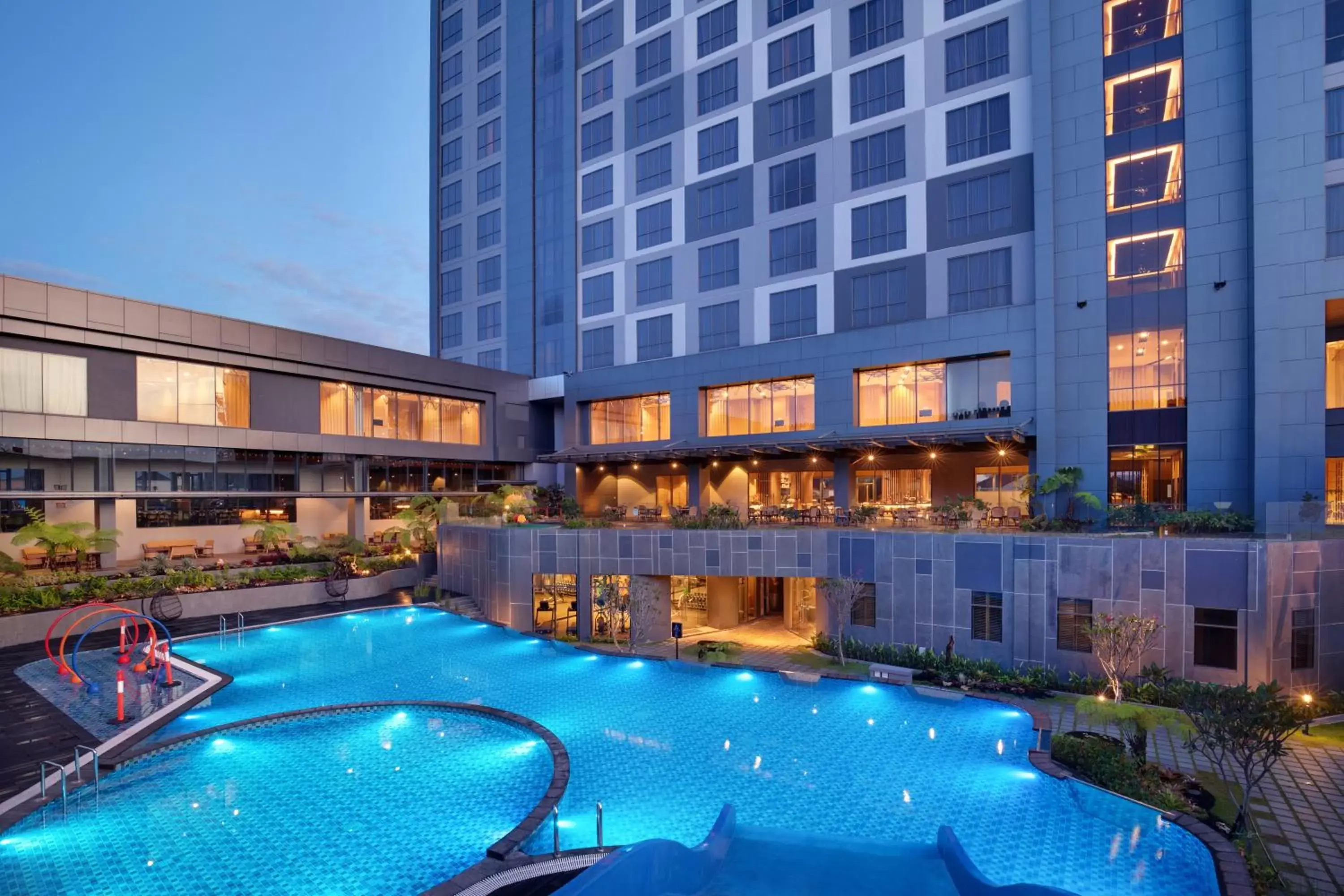 Swimming pool in Grand Mercure Malang Swimming pool in Grand Mercure Malang