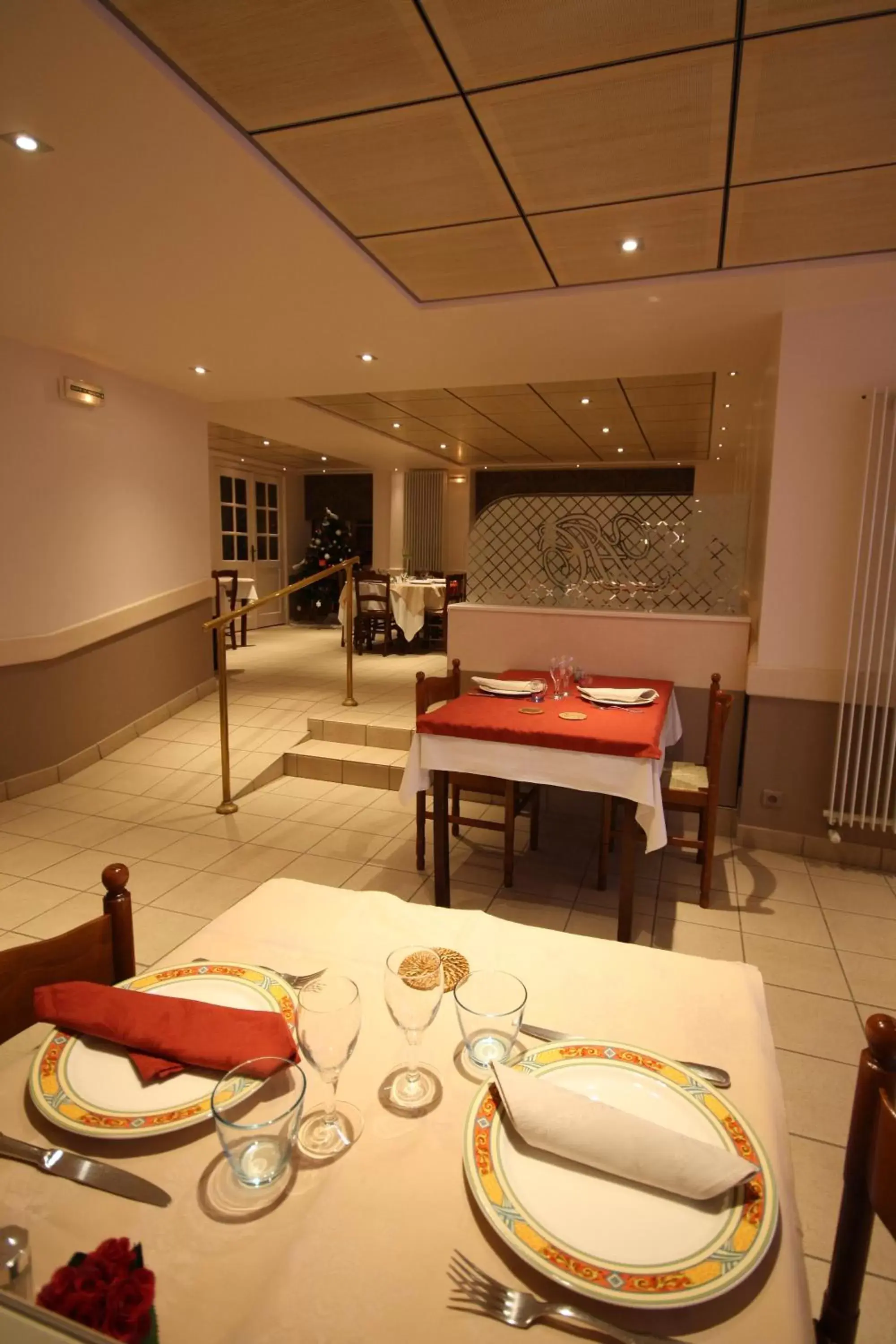 Restaurant/places to eat in Logis Hotel L'ange Couronne