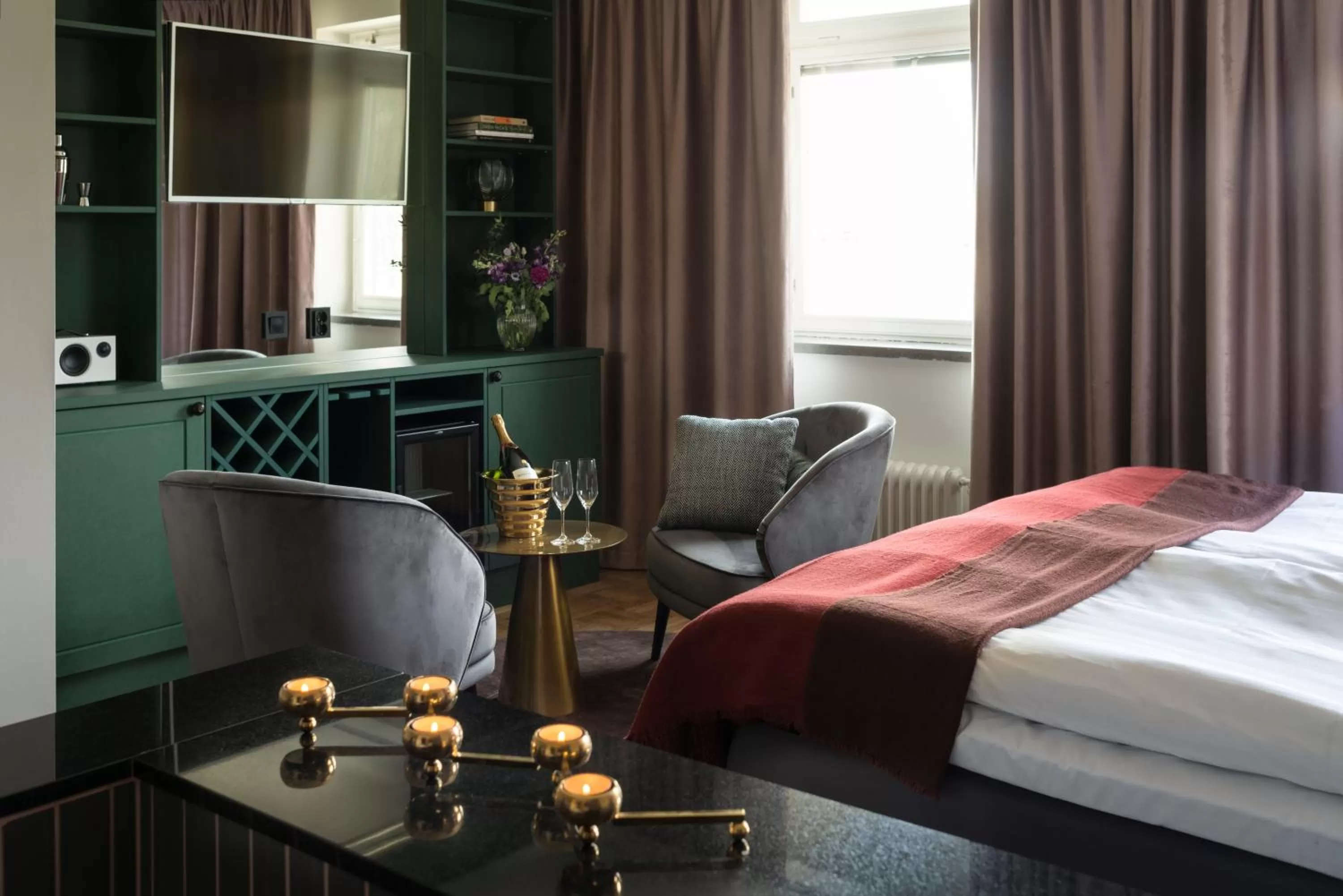 Seating area, Bed in Näsby Slott