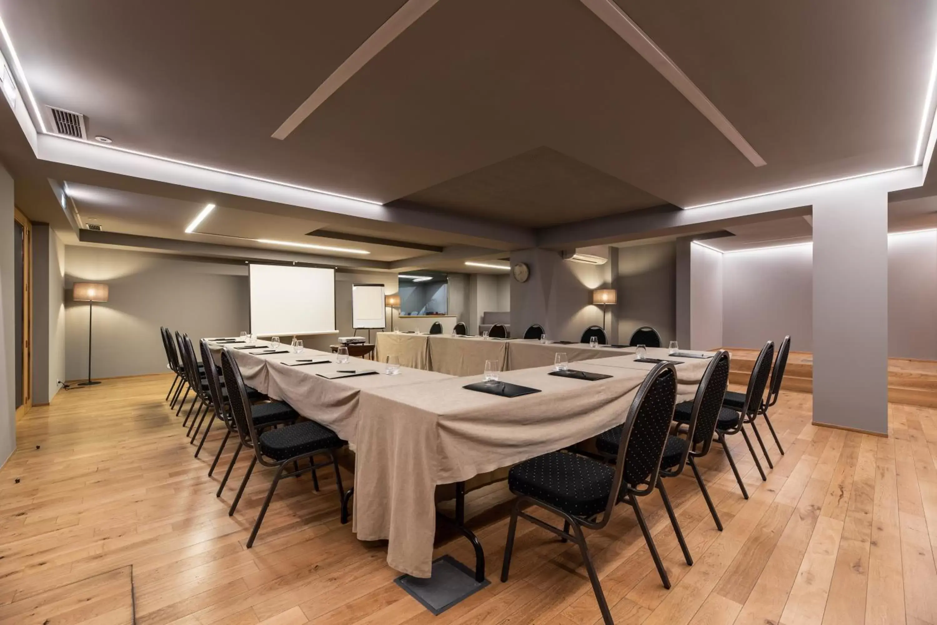 Meeting/conference room in Eurostars Santa Luzia