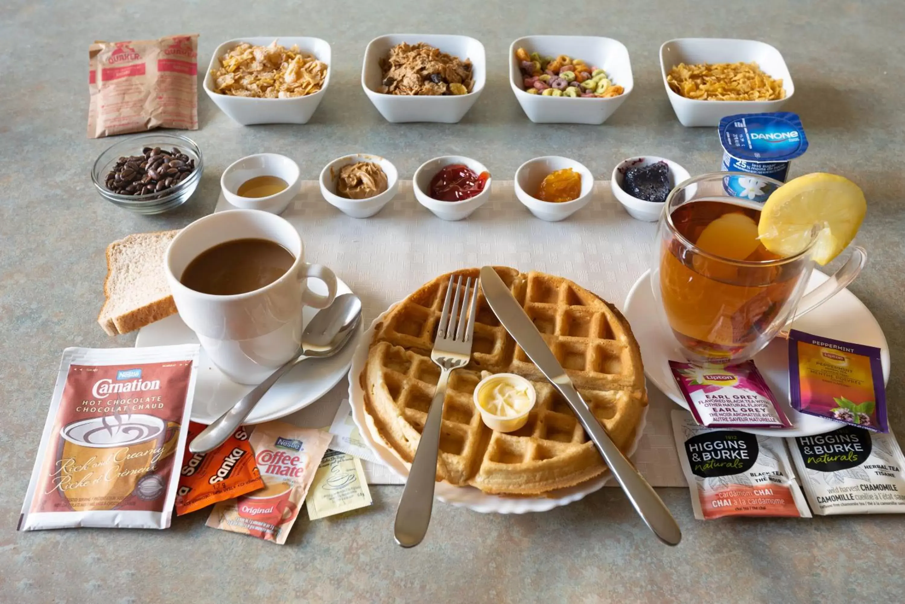 Coffee/tea facilities, Breakfast in Days Inn by Wyndham Bonnyville