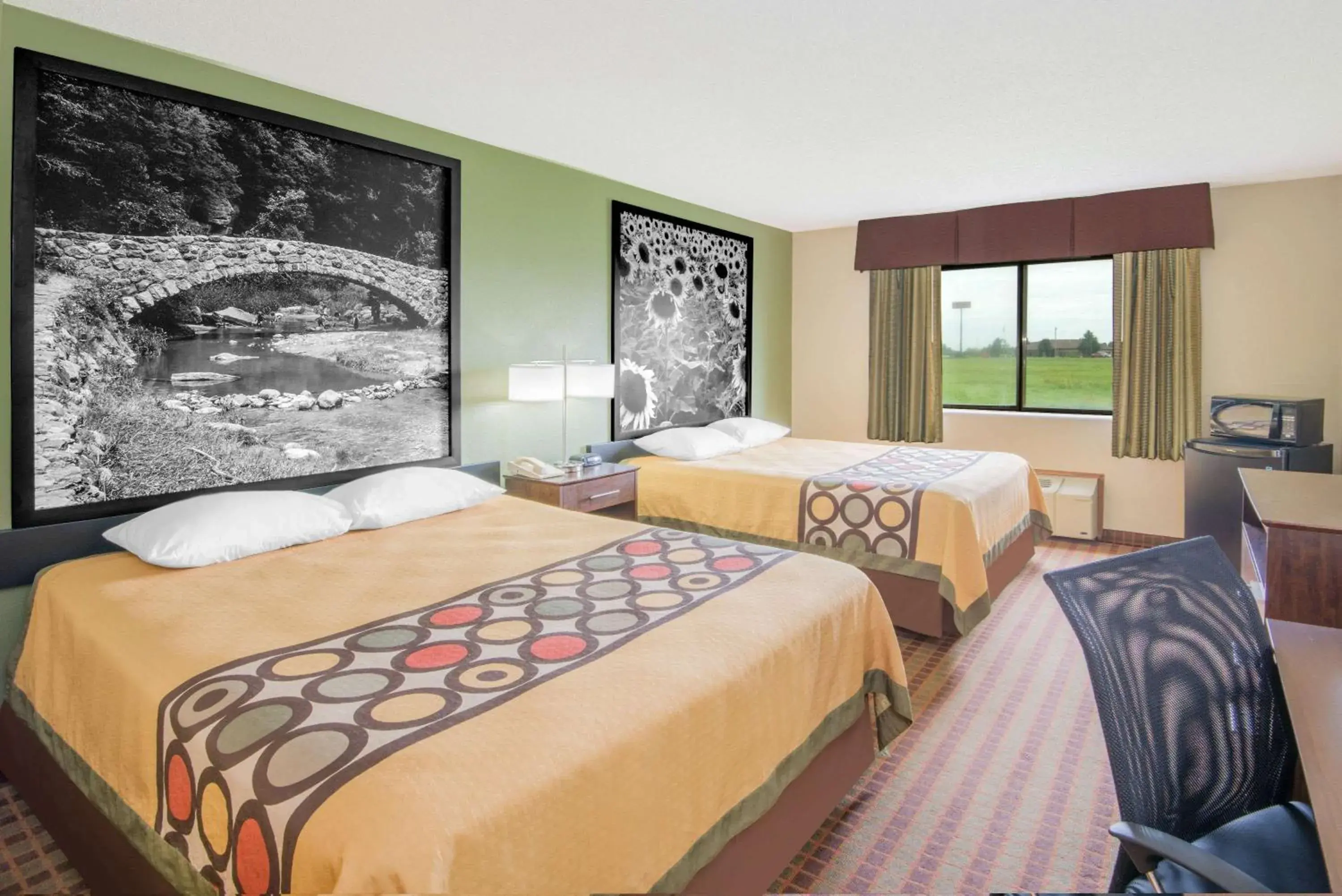 Photo of the whole room, Bed in Super 8 by Wyndham Story City