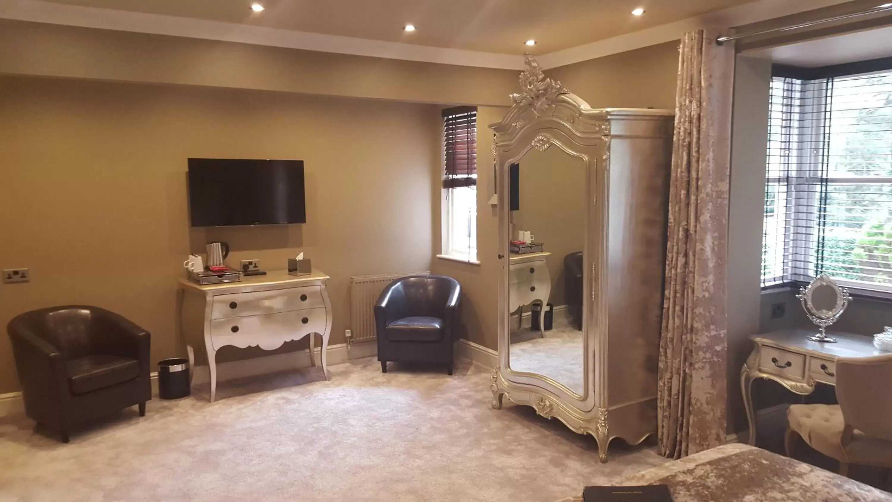 Bedroom, TV/Entertainment Center in Derby Manor