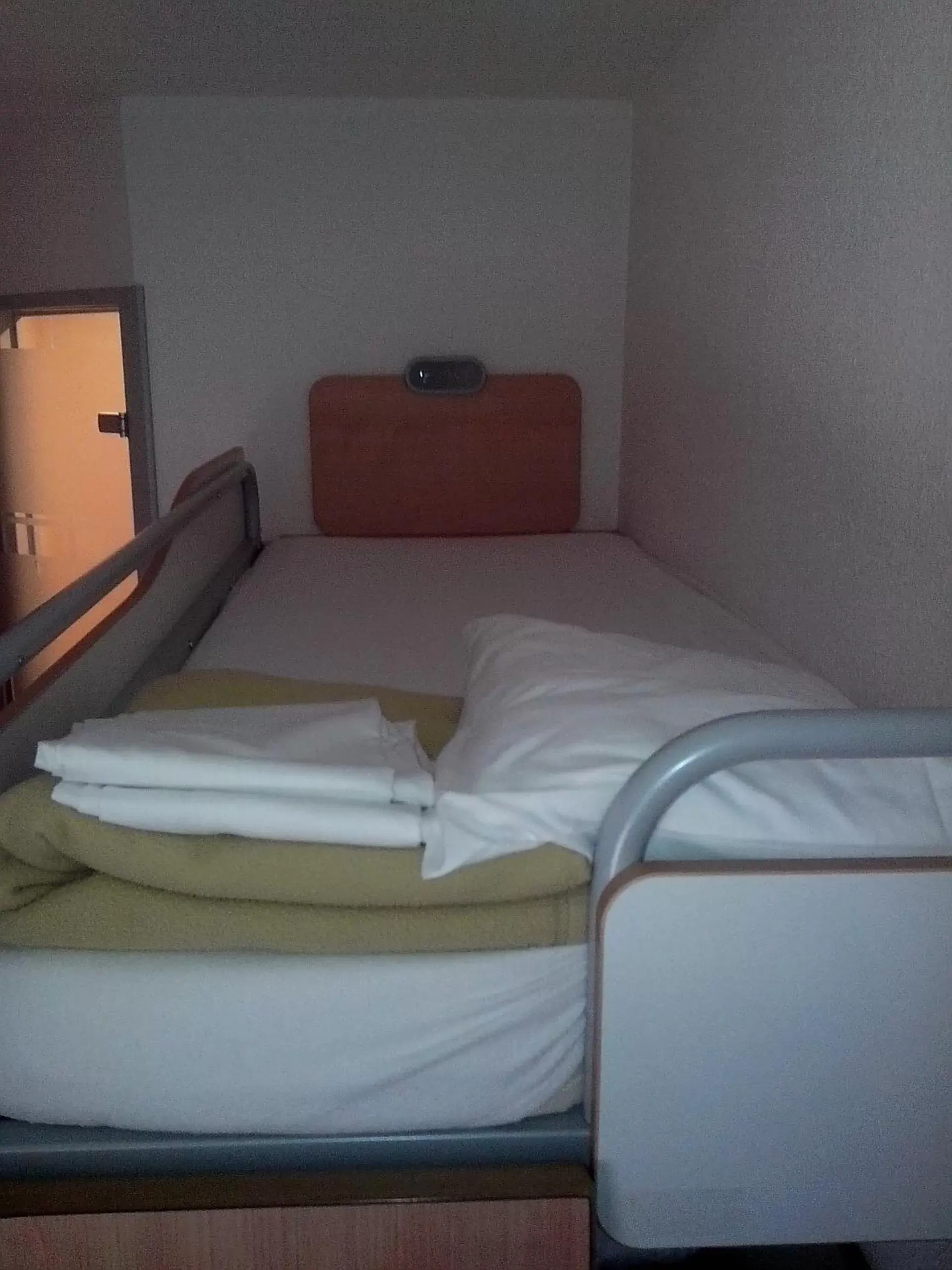 Bed in ibis budget Poitiers Sud