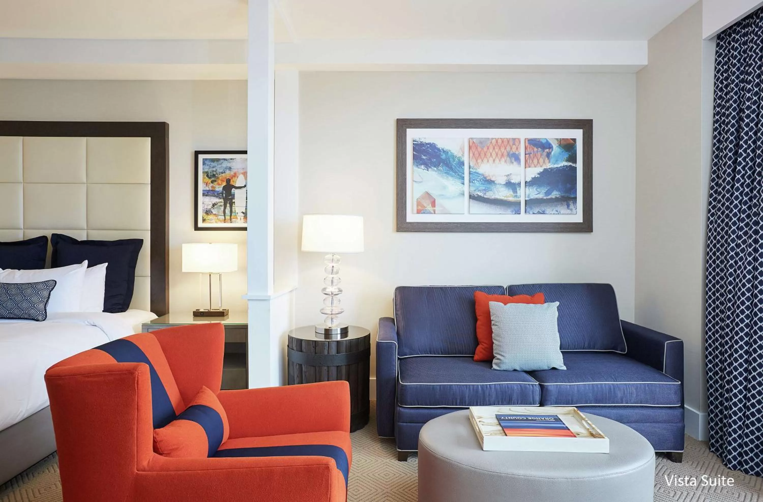 Living room in The Waterfront Beach Resort, A Hilton Hotel