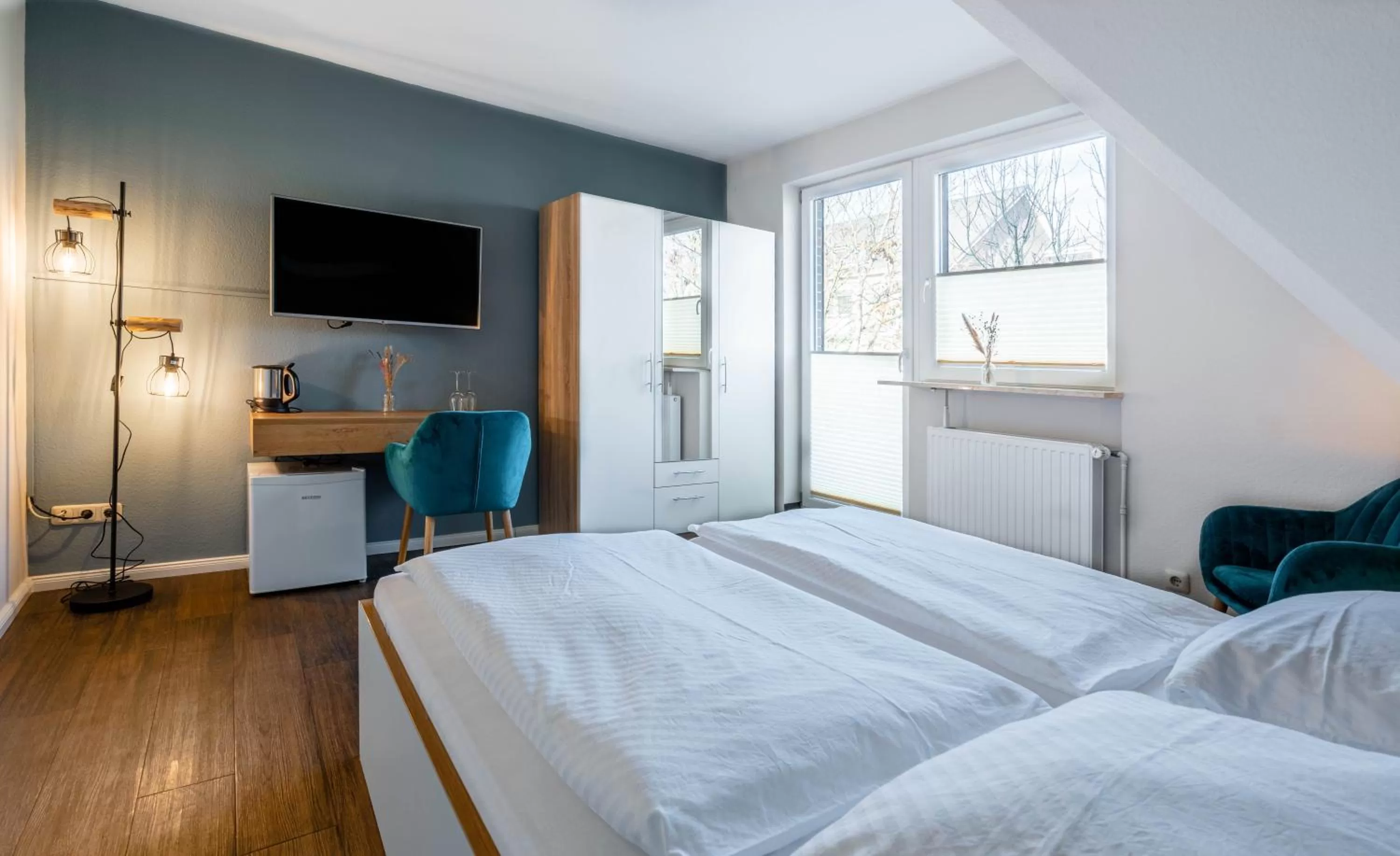 Photo of the whole room, Bed in Hotel Luina Beach