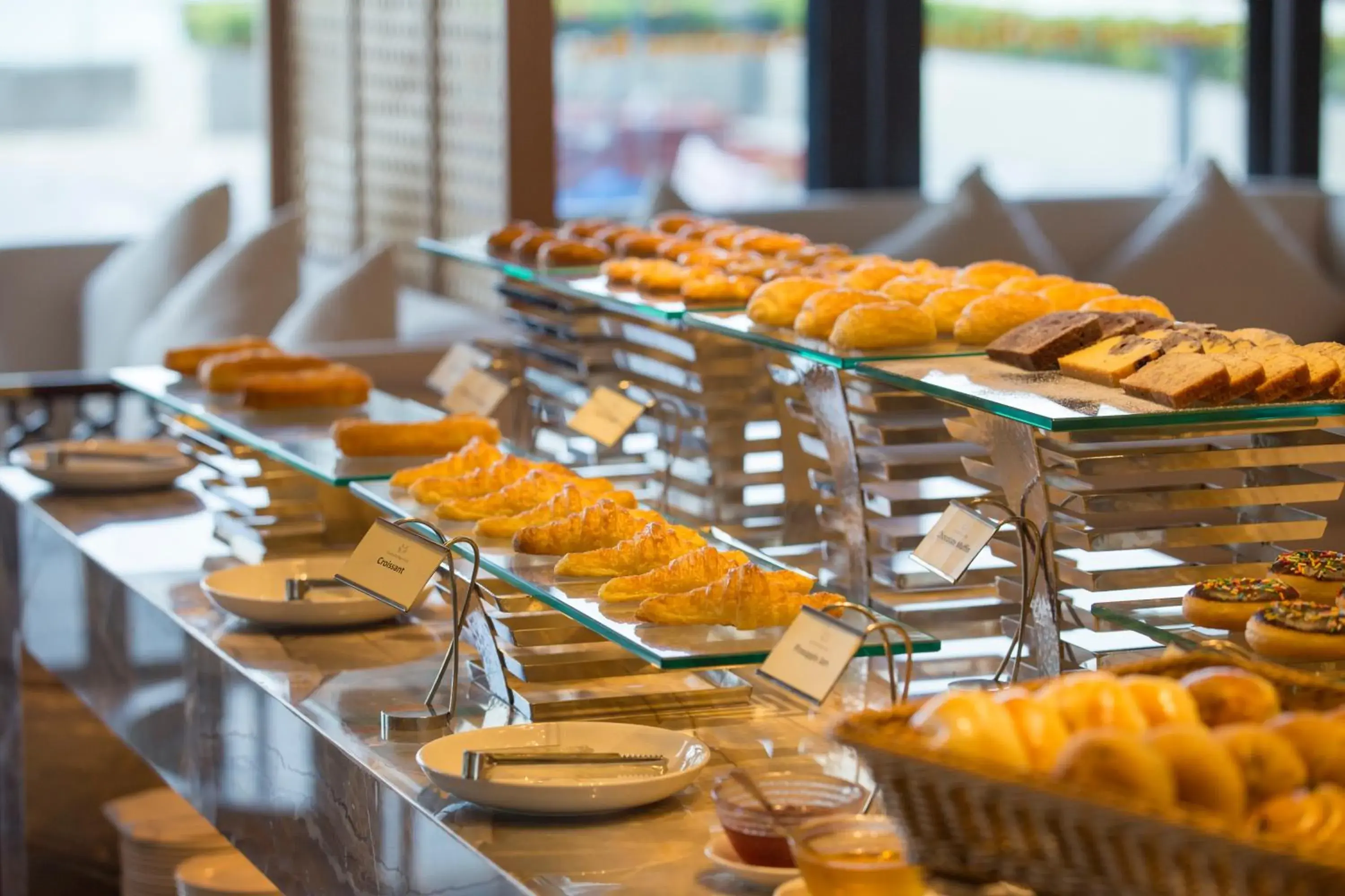 Buffet breakfast in Sunshine Bay Hotel