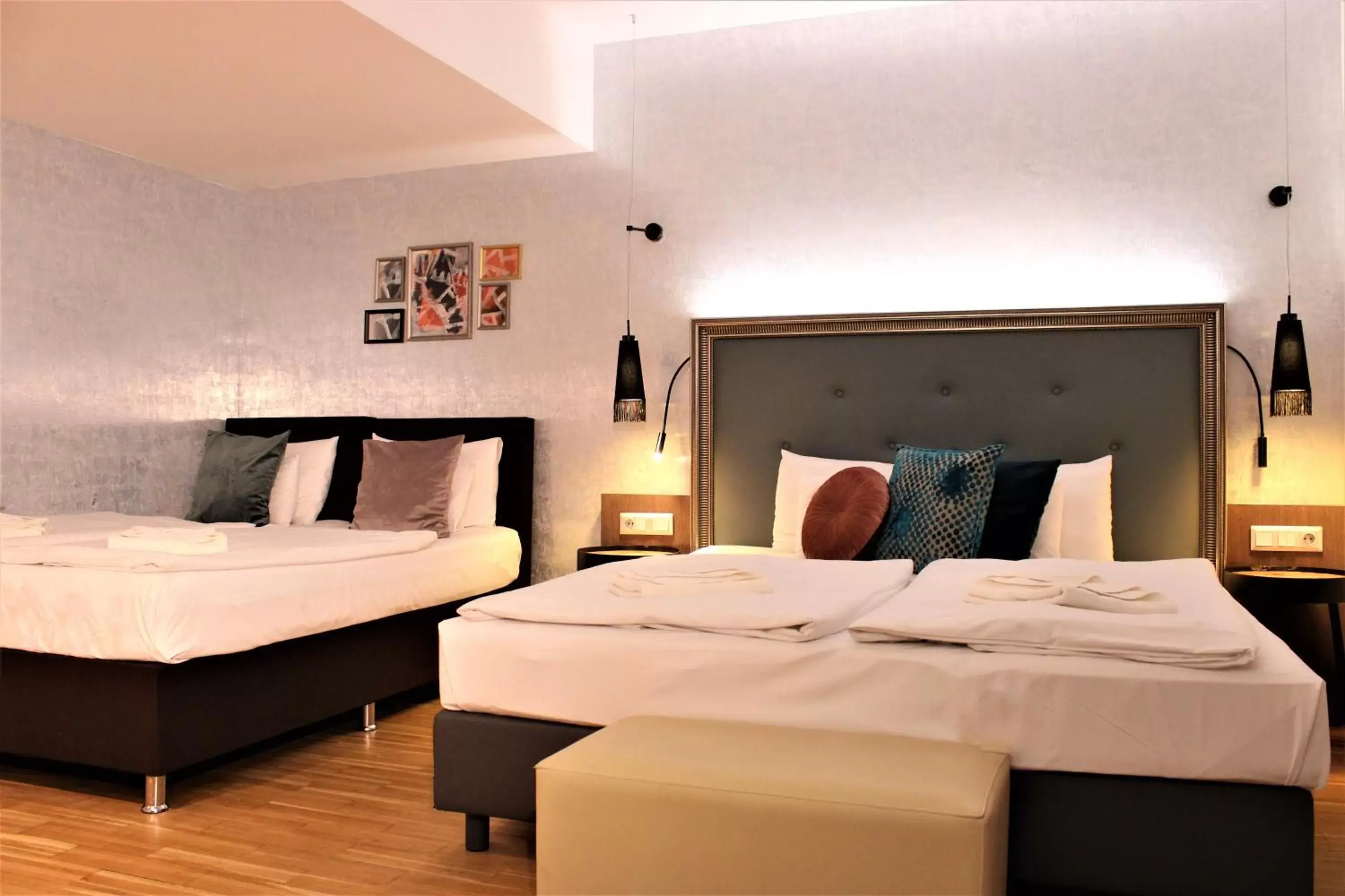 Bedroom, Bed in Hotel Memories Budapest