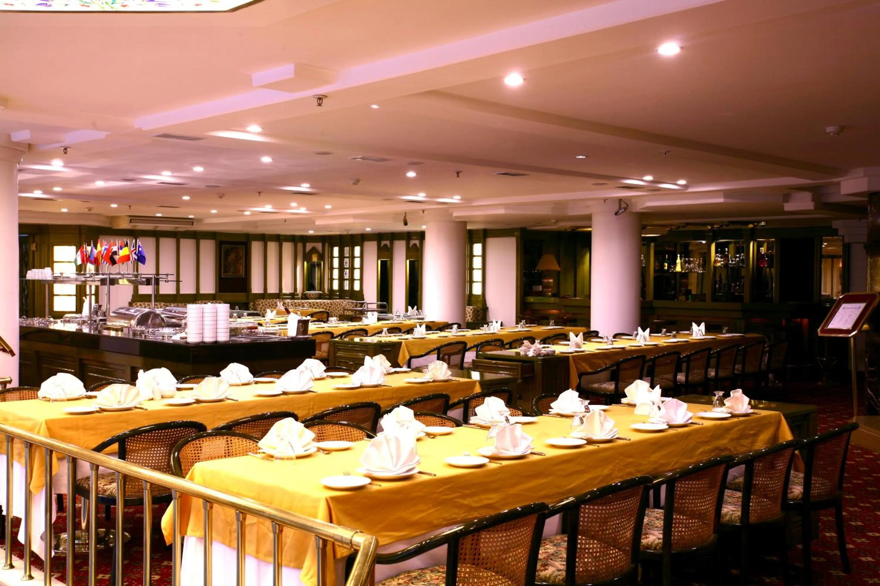 Restaurant/places to eat in Istanbul Royal Hotel