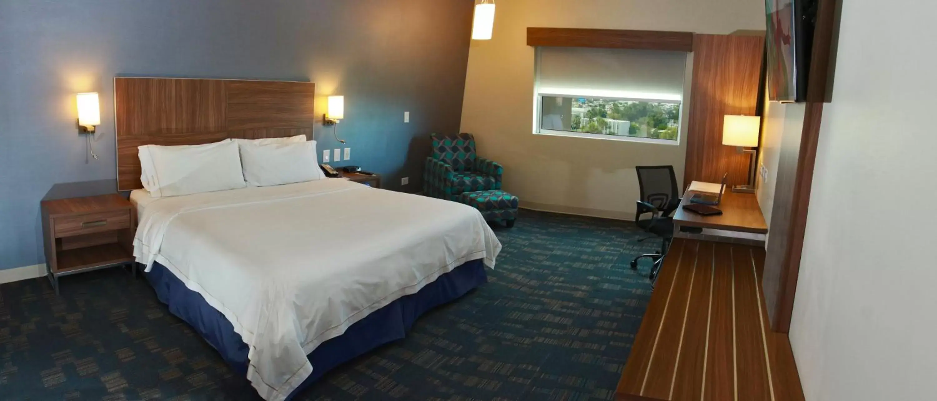 Photo of the whole room, Bed in Holiday Inn Express & Suites Mexicali, an IHG Hotel